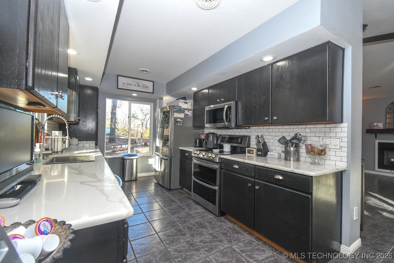 16230 Flint Ridge Drive Property Photo 21