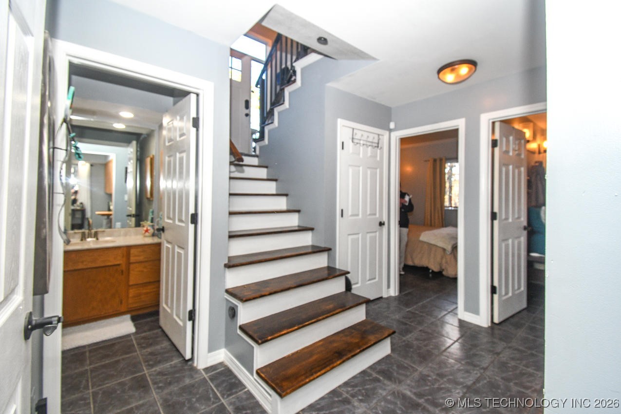 16230 Flint Ridge Drive Property Photo 28