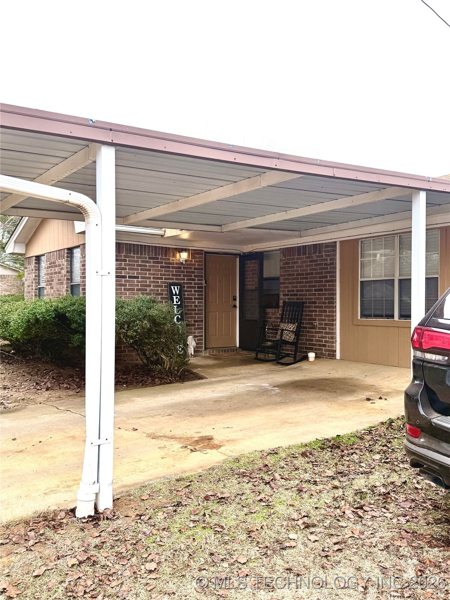 1418 N Lambert Street Property Photo 5