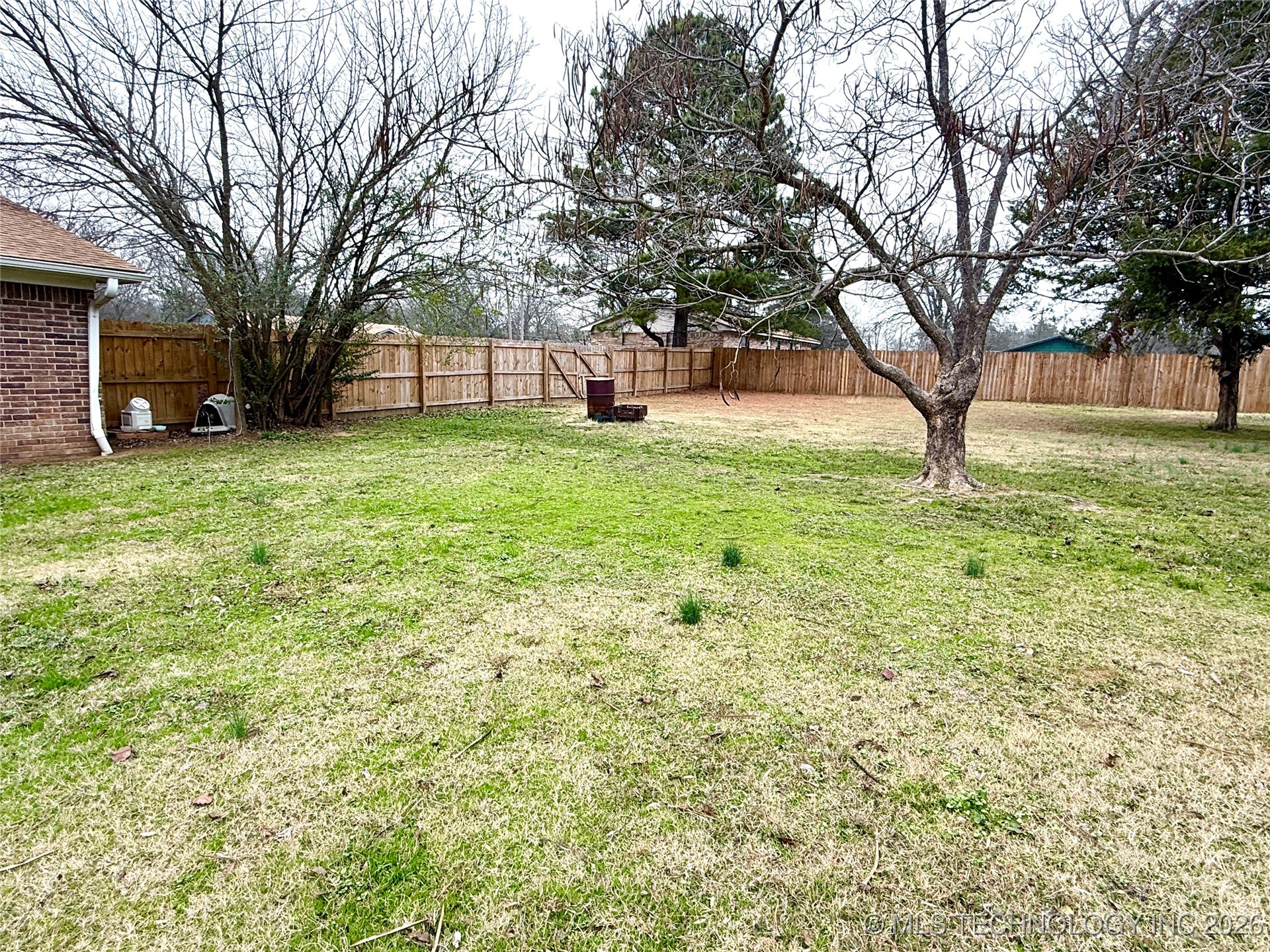 1418 N Lambert Street Property Photo 10