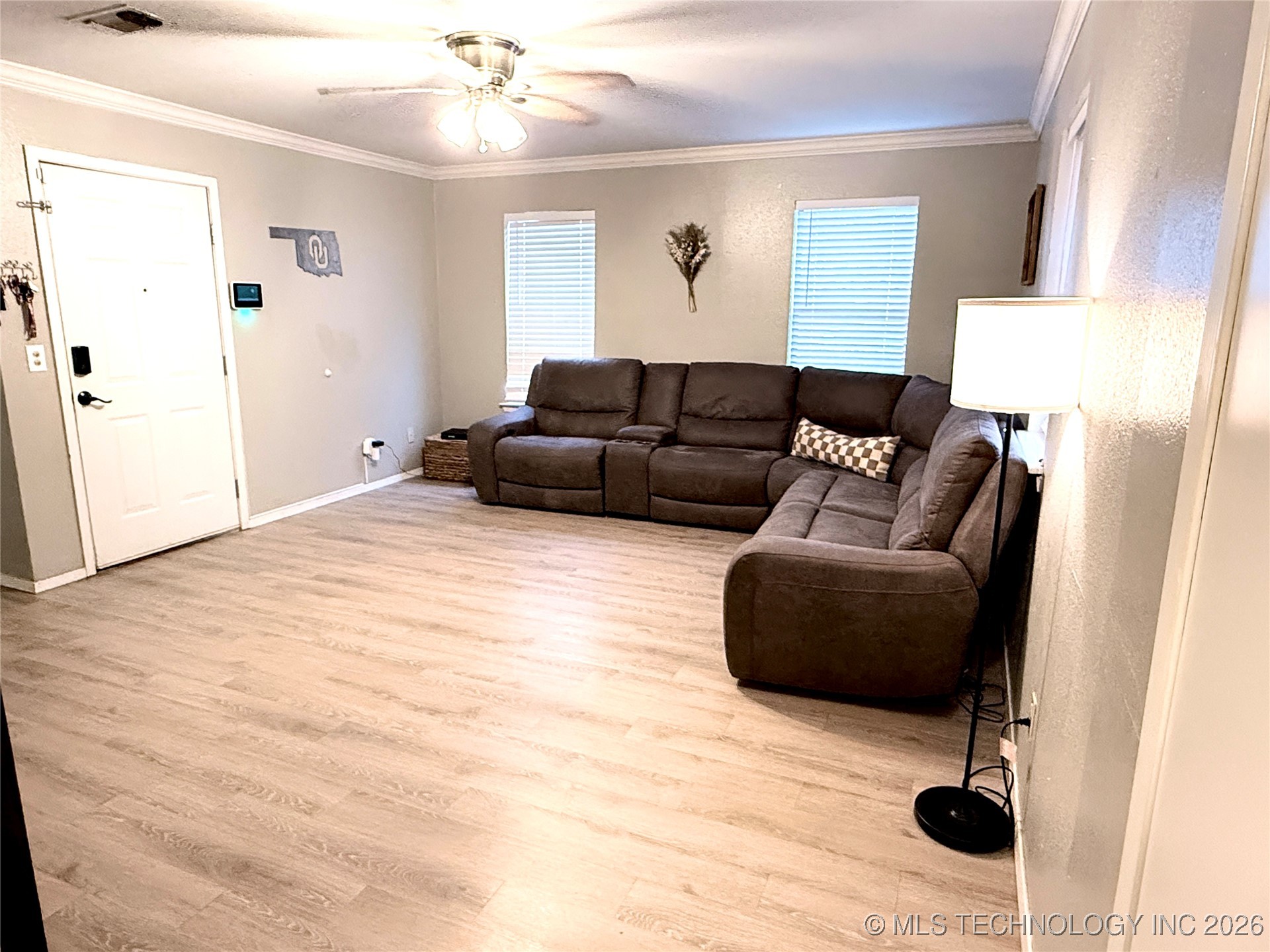 1418 N Lambert Street Property Photo 12