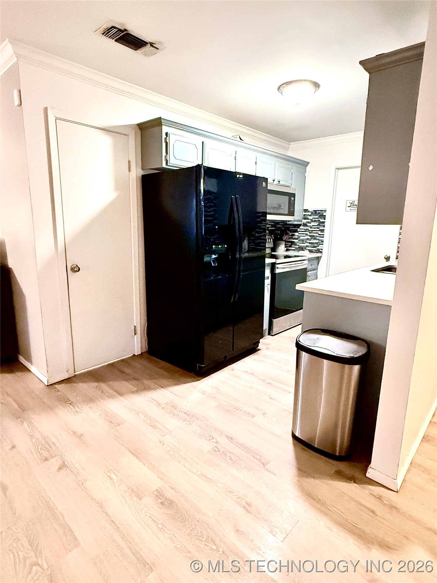 1418 N Lambert Street Property Photo 15