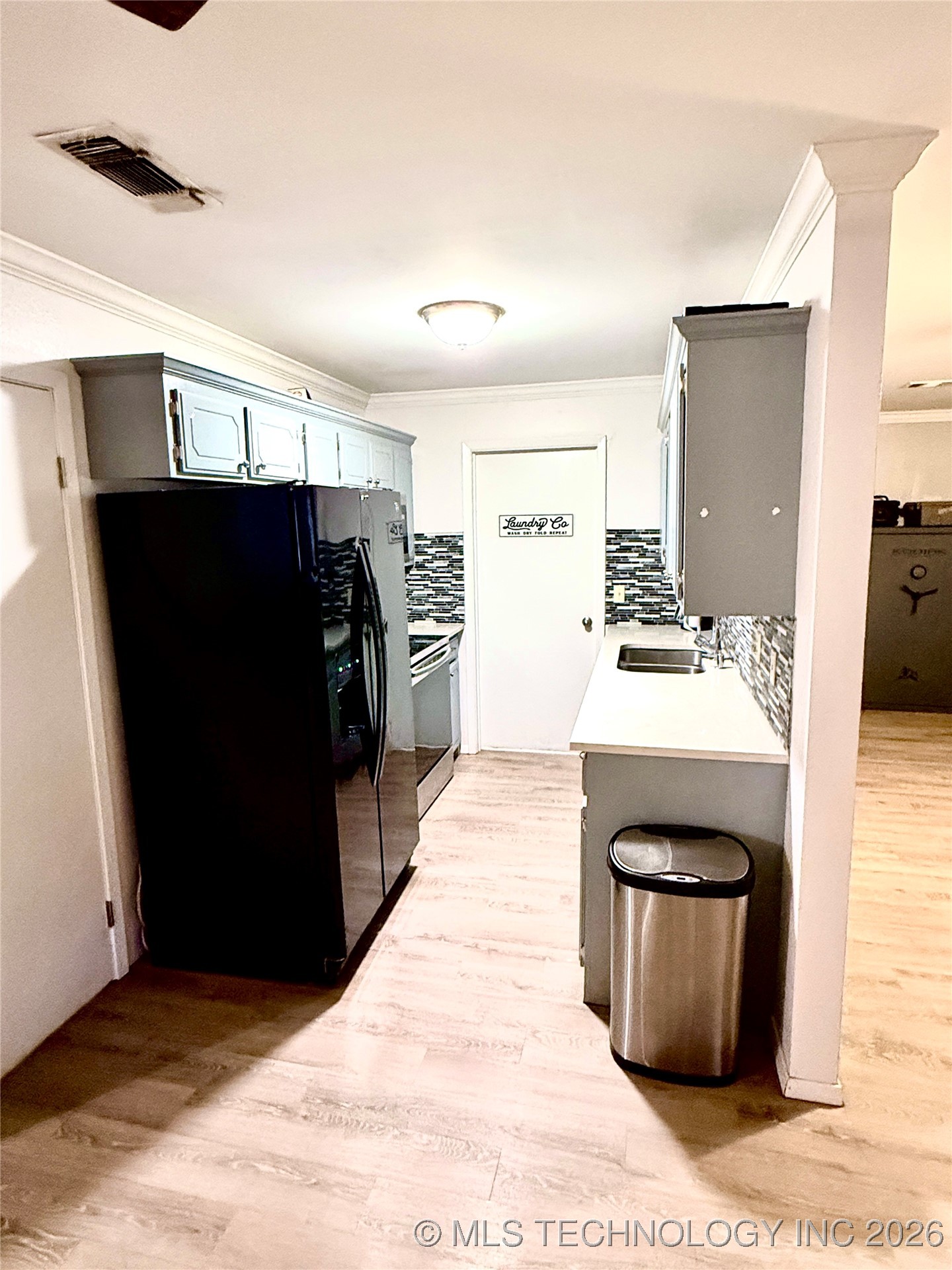 1418 N Lambert Street Property Photo 16