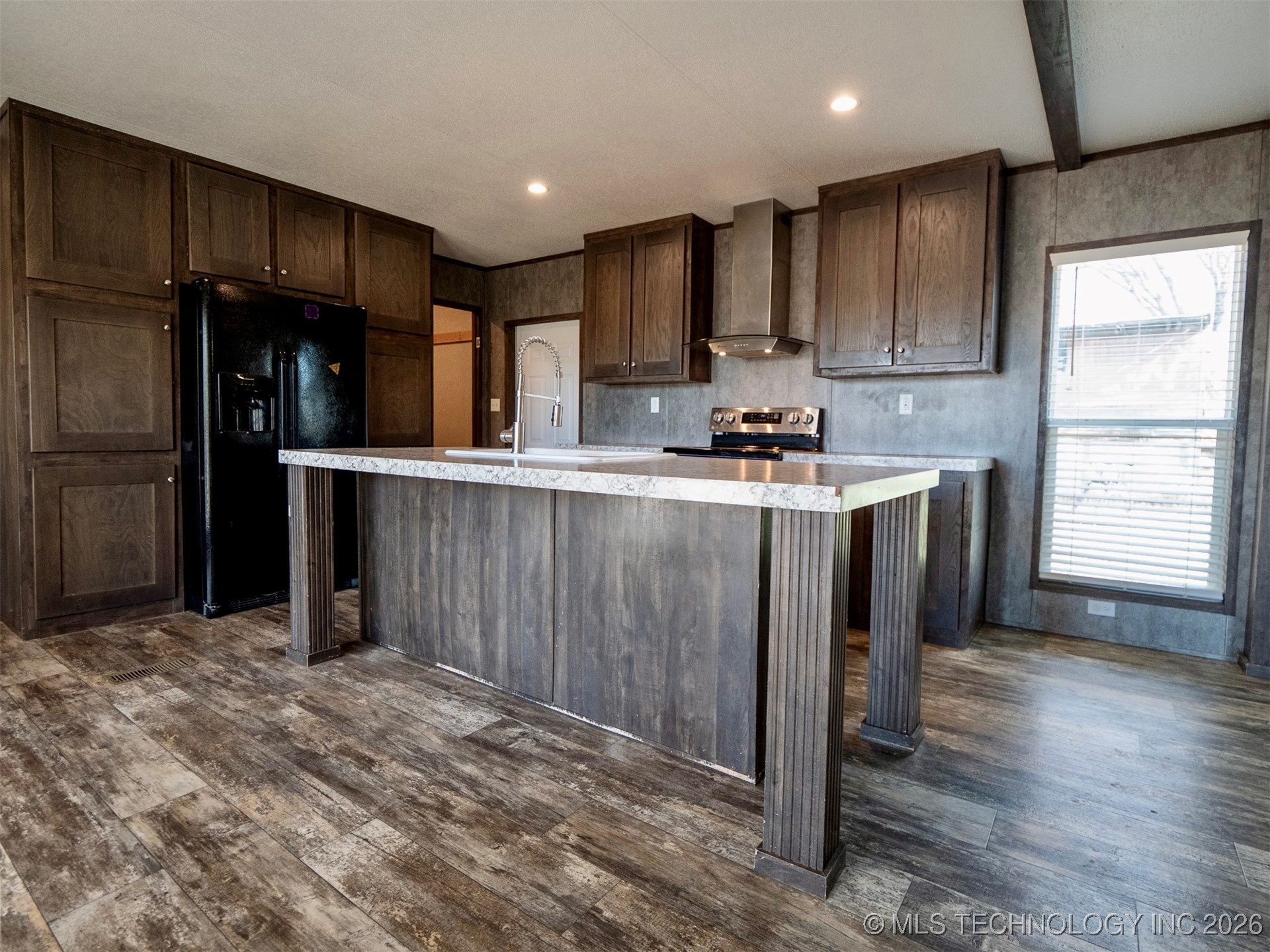 2109 Hawk Lane Property Photo 8