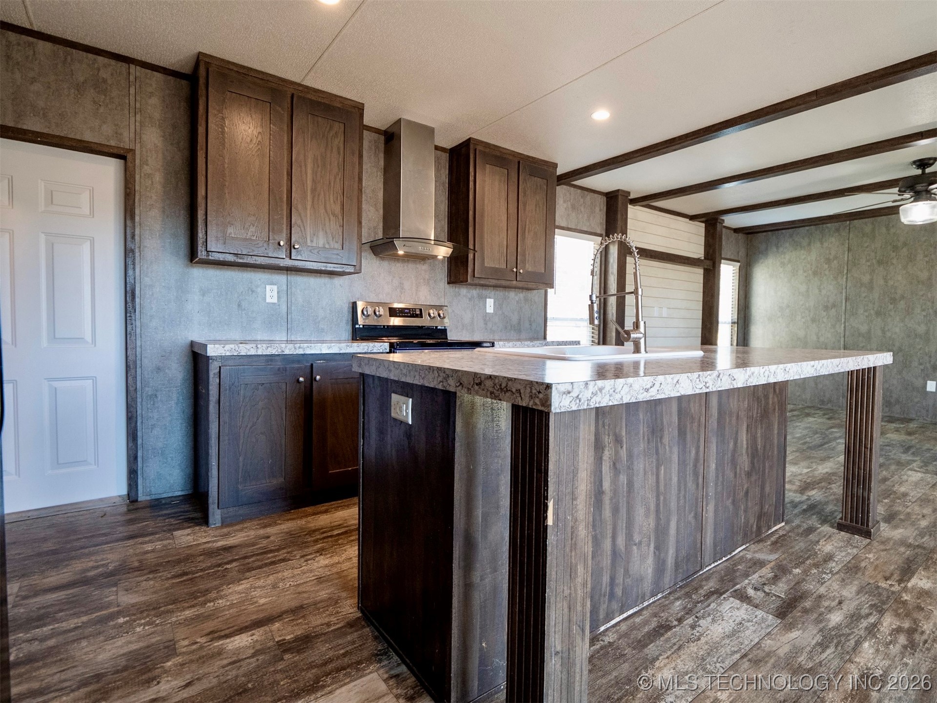 2109 Hawk Lane Property Photo 10