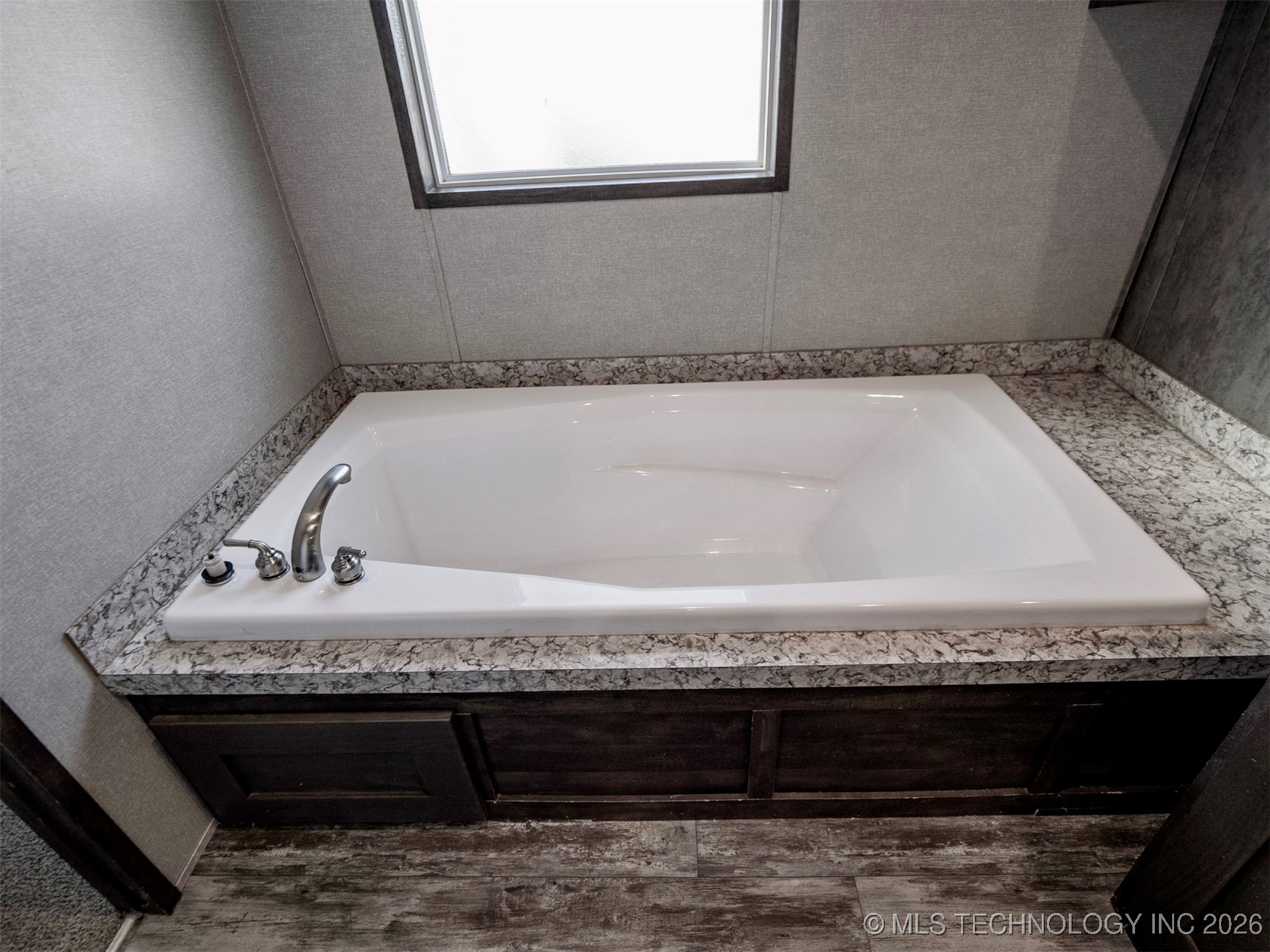 2109 Hawk Lane Property Photo 20