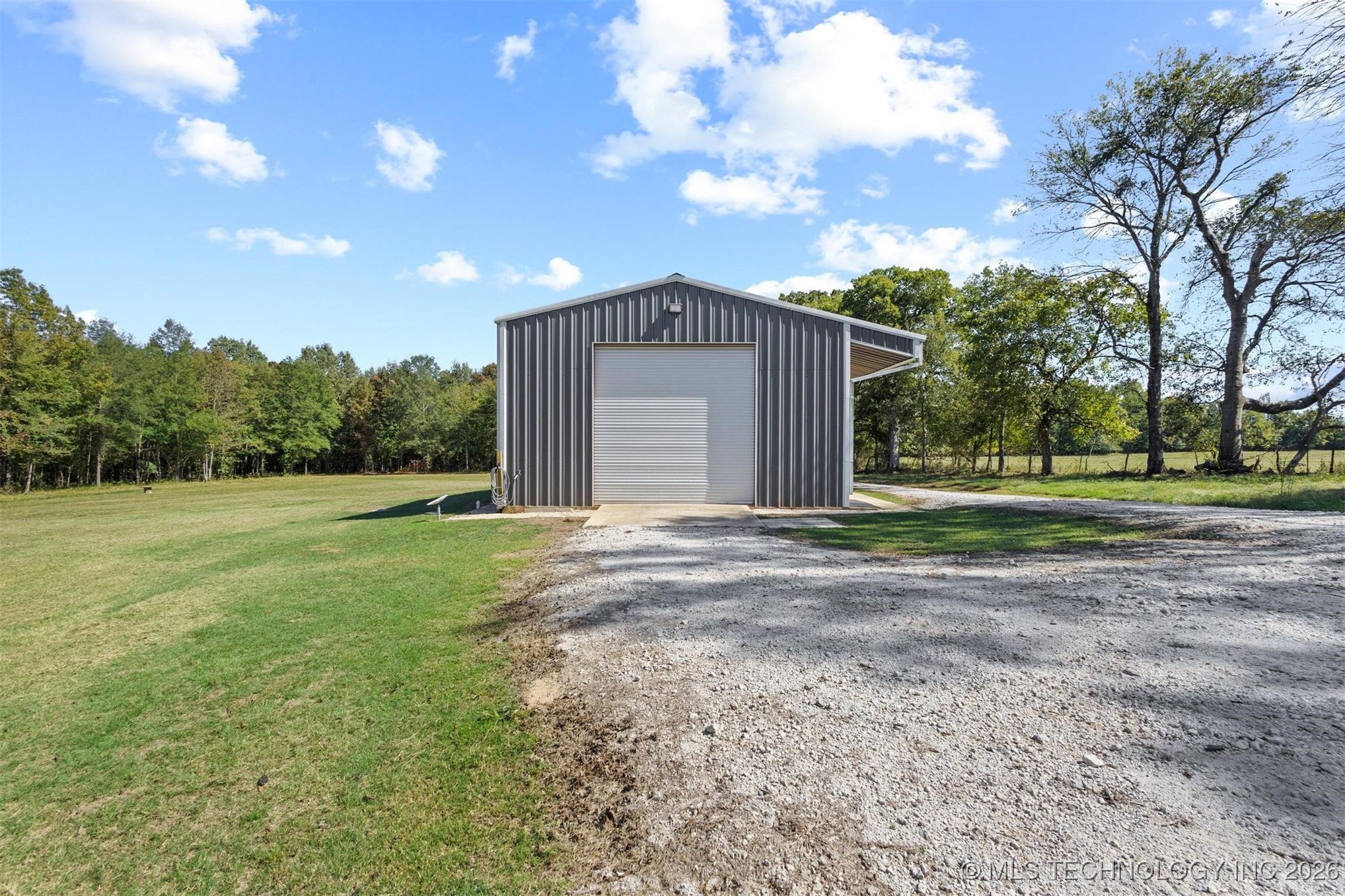 1552 Green Acres Road Property Photo 4