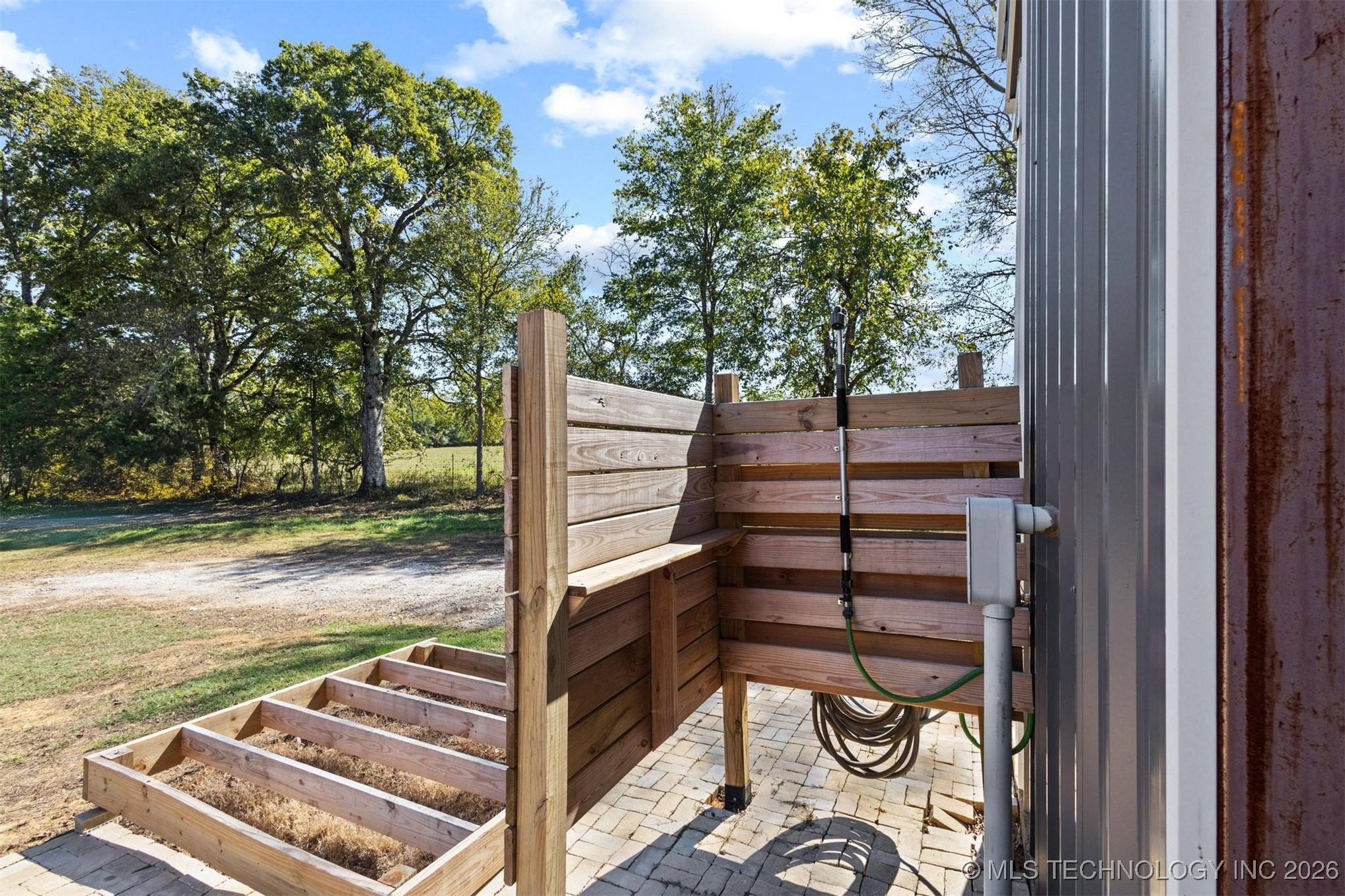 1552 Green Acres Road Property Photo 32