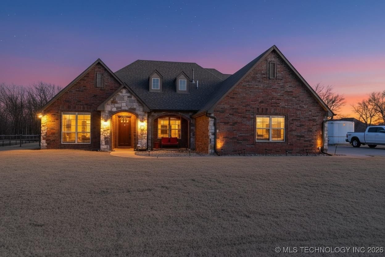 8221 N 154th East Avenue Property Photo 1