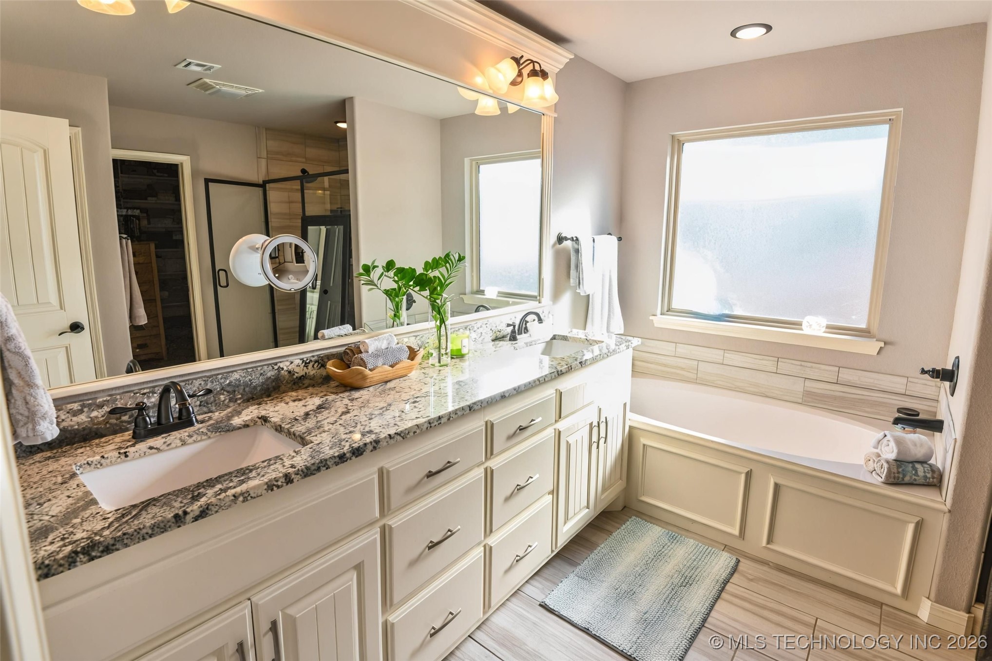 8221 N 154th East Avenue Property Photo 15