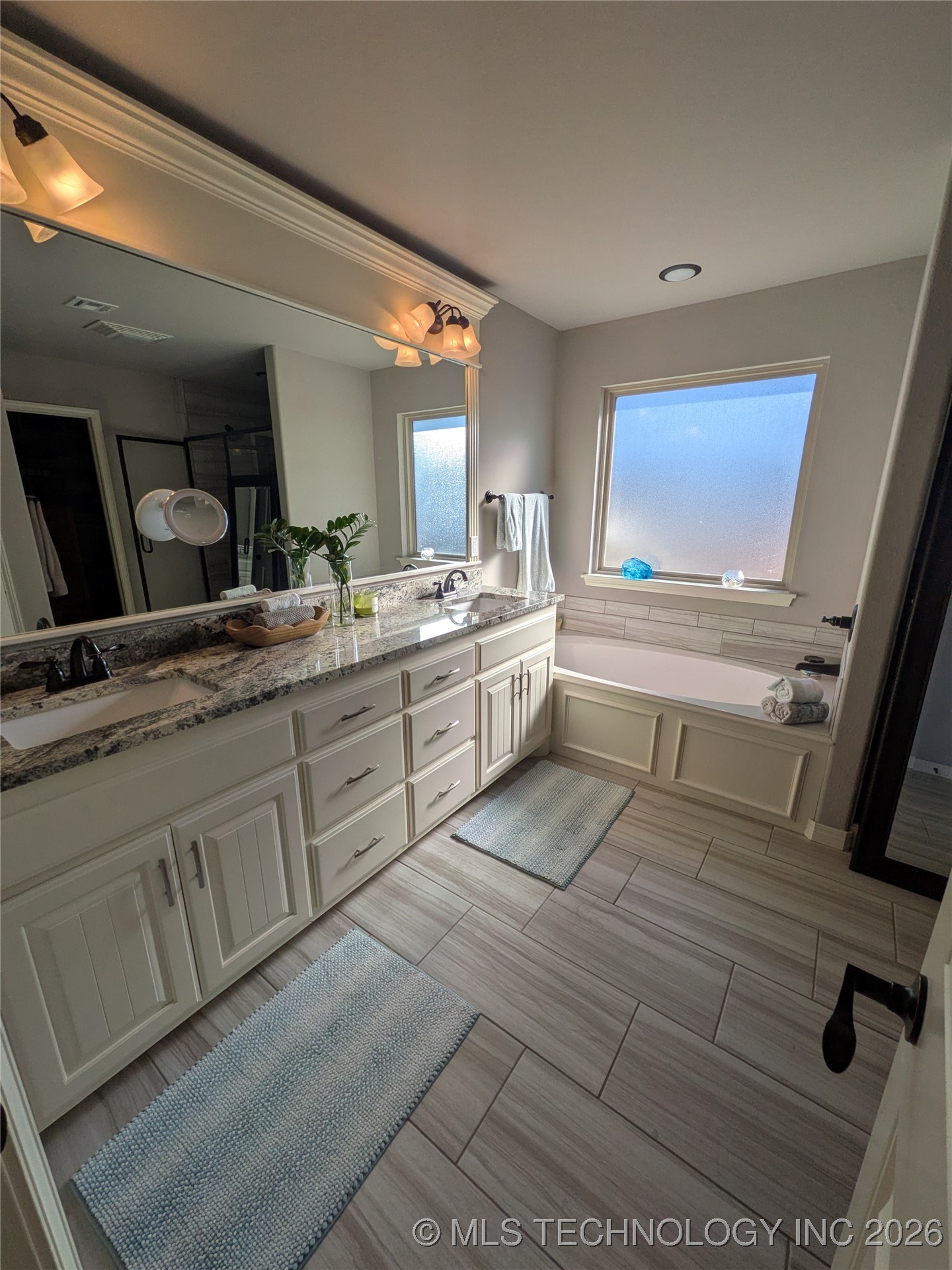 8221 N 154th East Avenue Property Photo 16