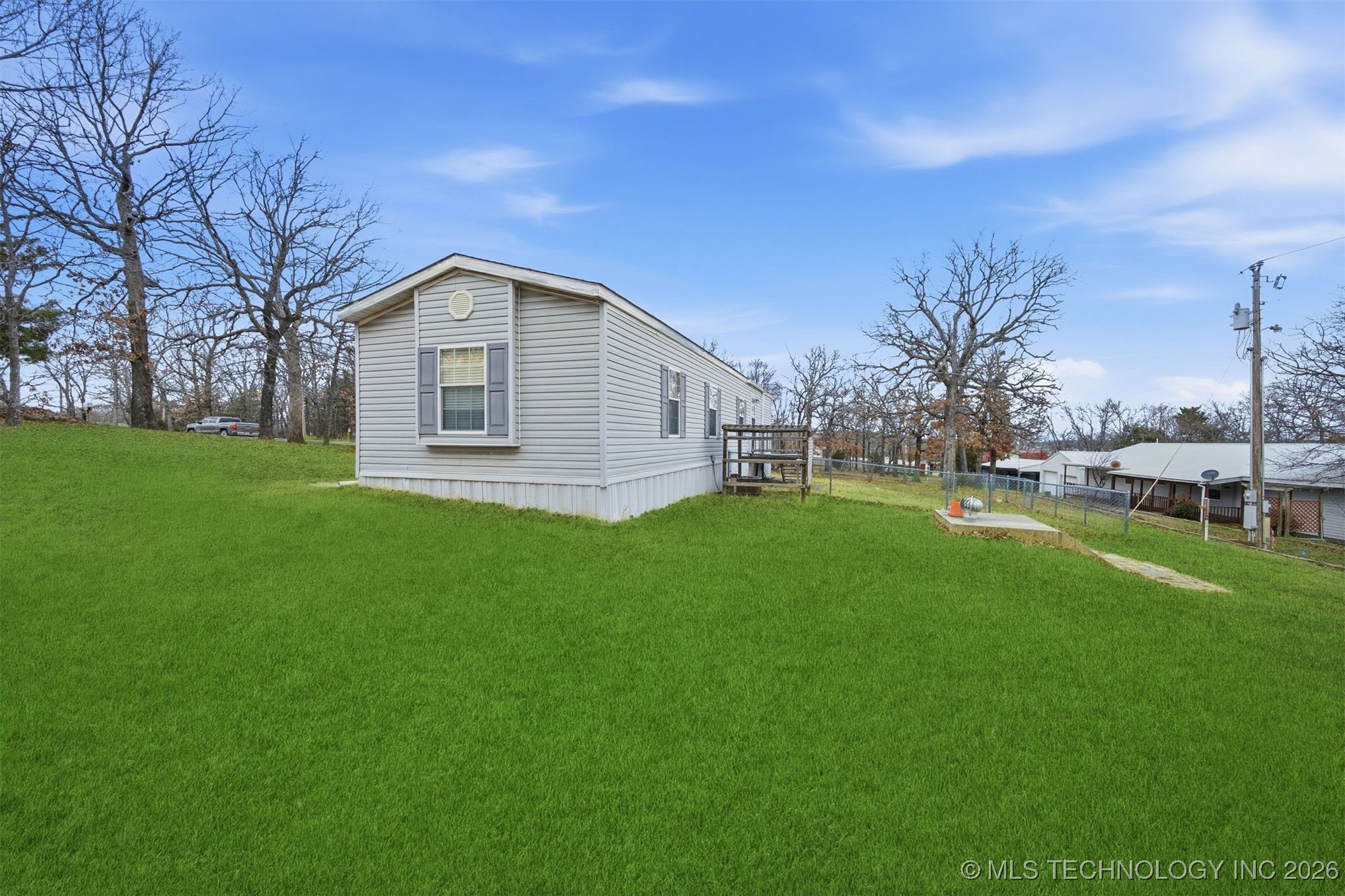 2568 Bristow Point Road Property Photo 4