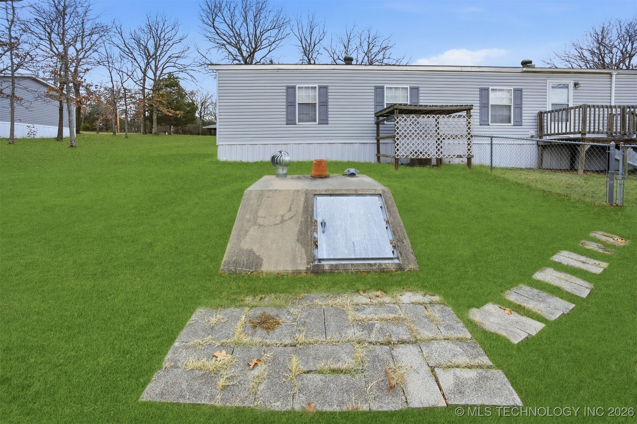 2568 Bristow Point Road Property Photo 5