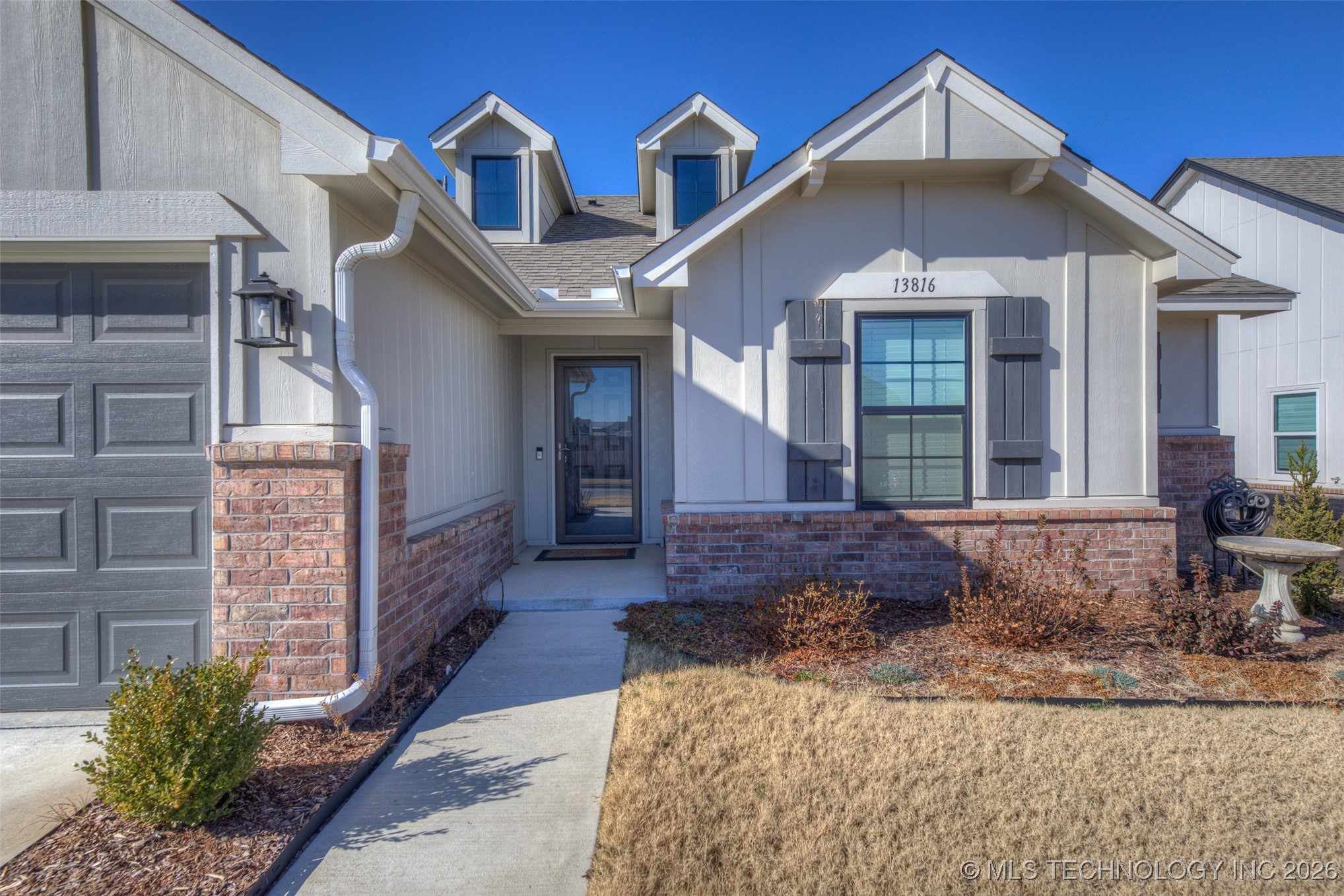 13816 S Iroquois Avenue E Property Photo 2