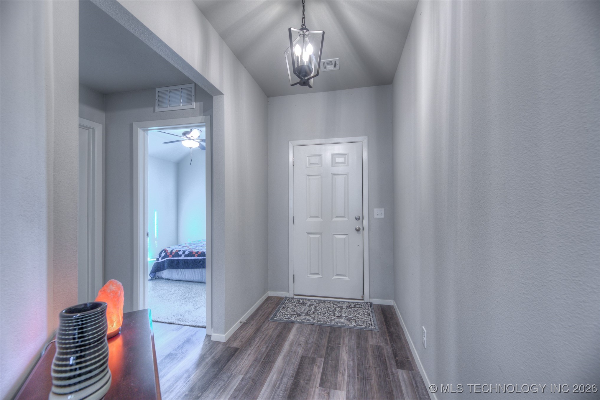 13816 S Iroquois Avenue E Property Photo 3