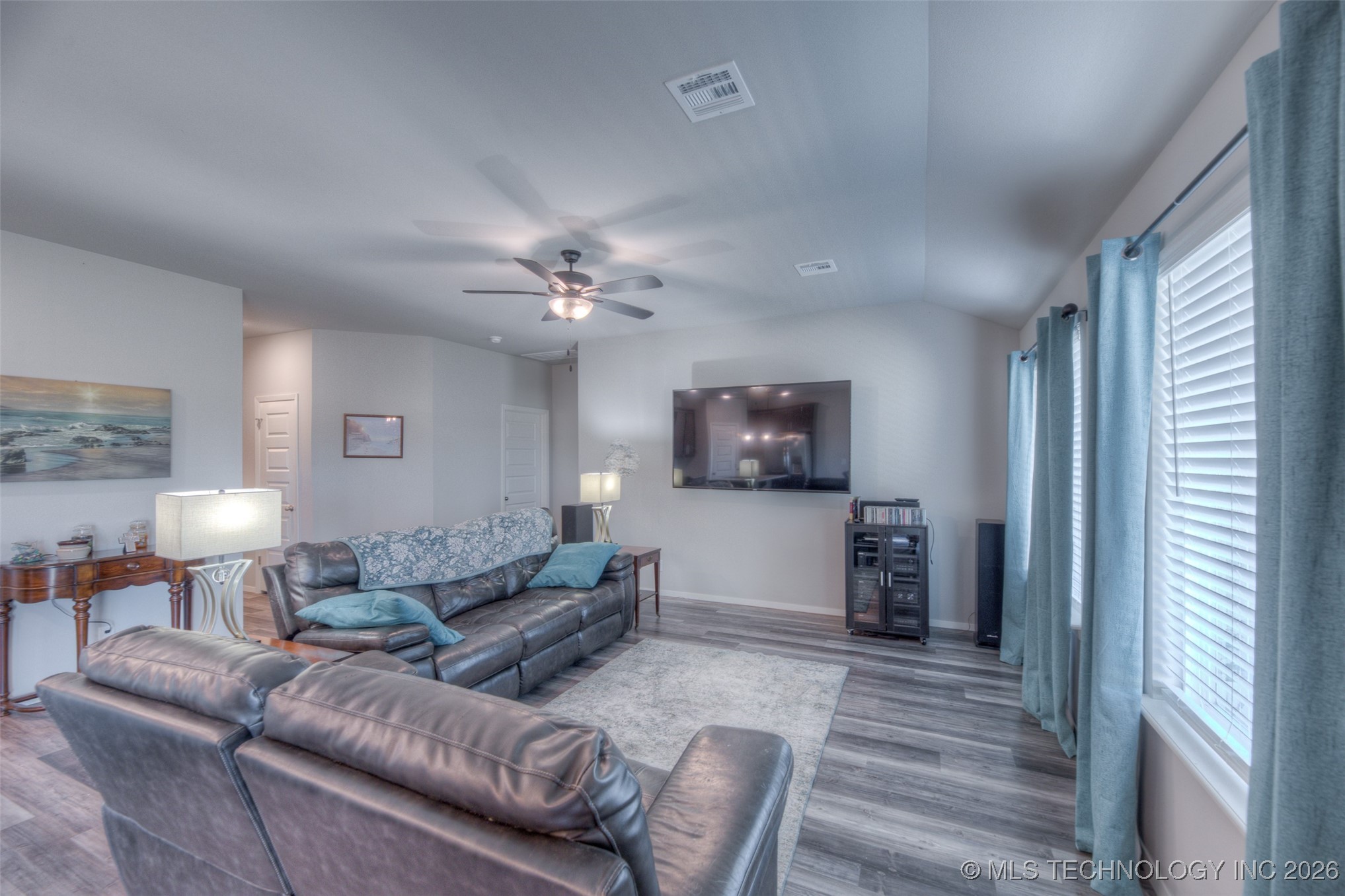 13816 S Iroquois Avenue E Property Photo 4