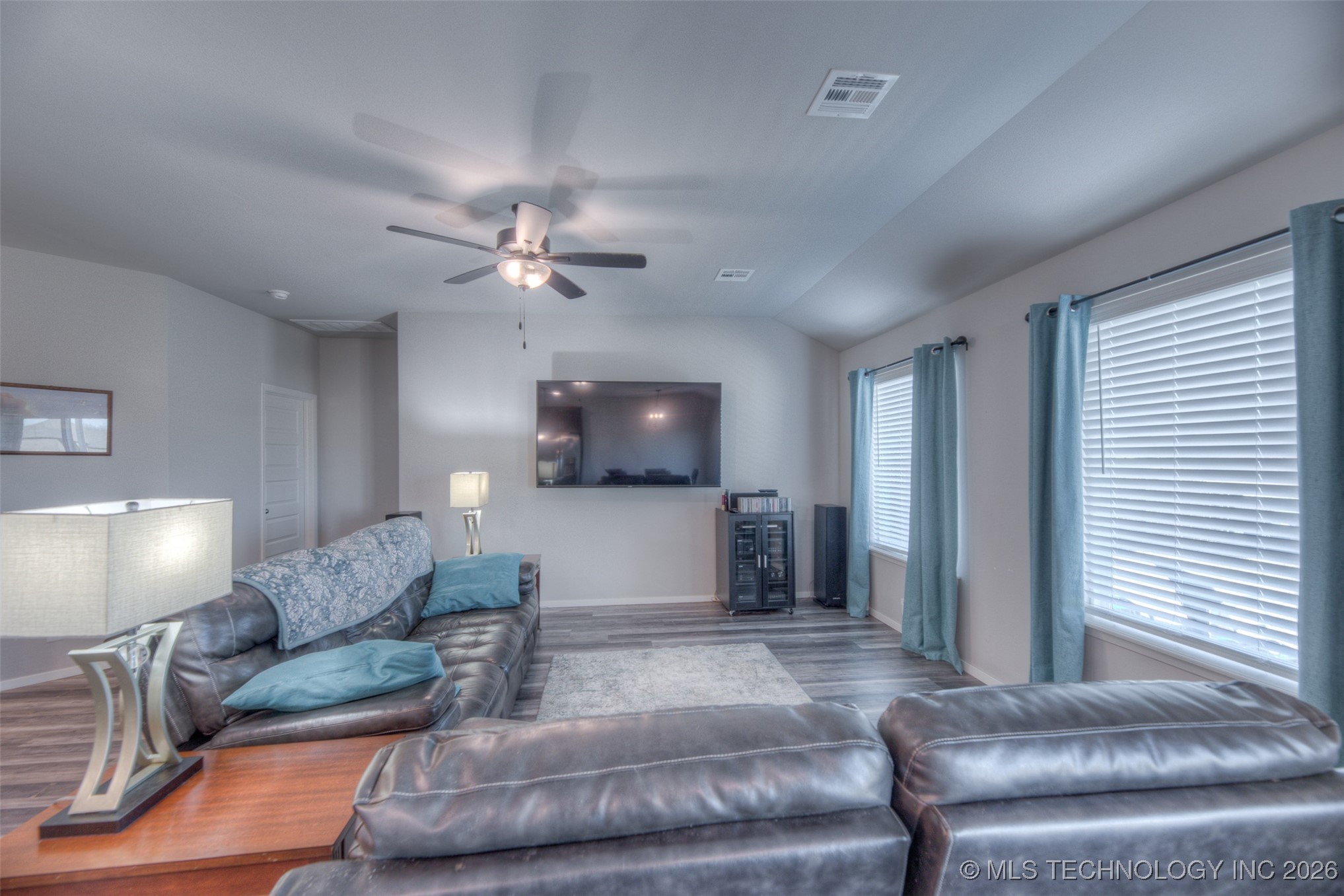 13816 S Iroquois Avenue E Property Photo 6