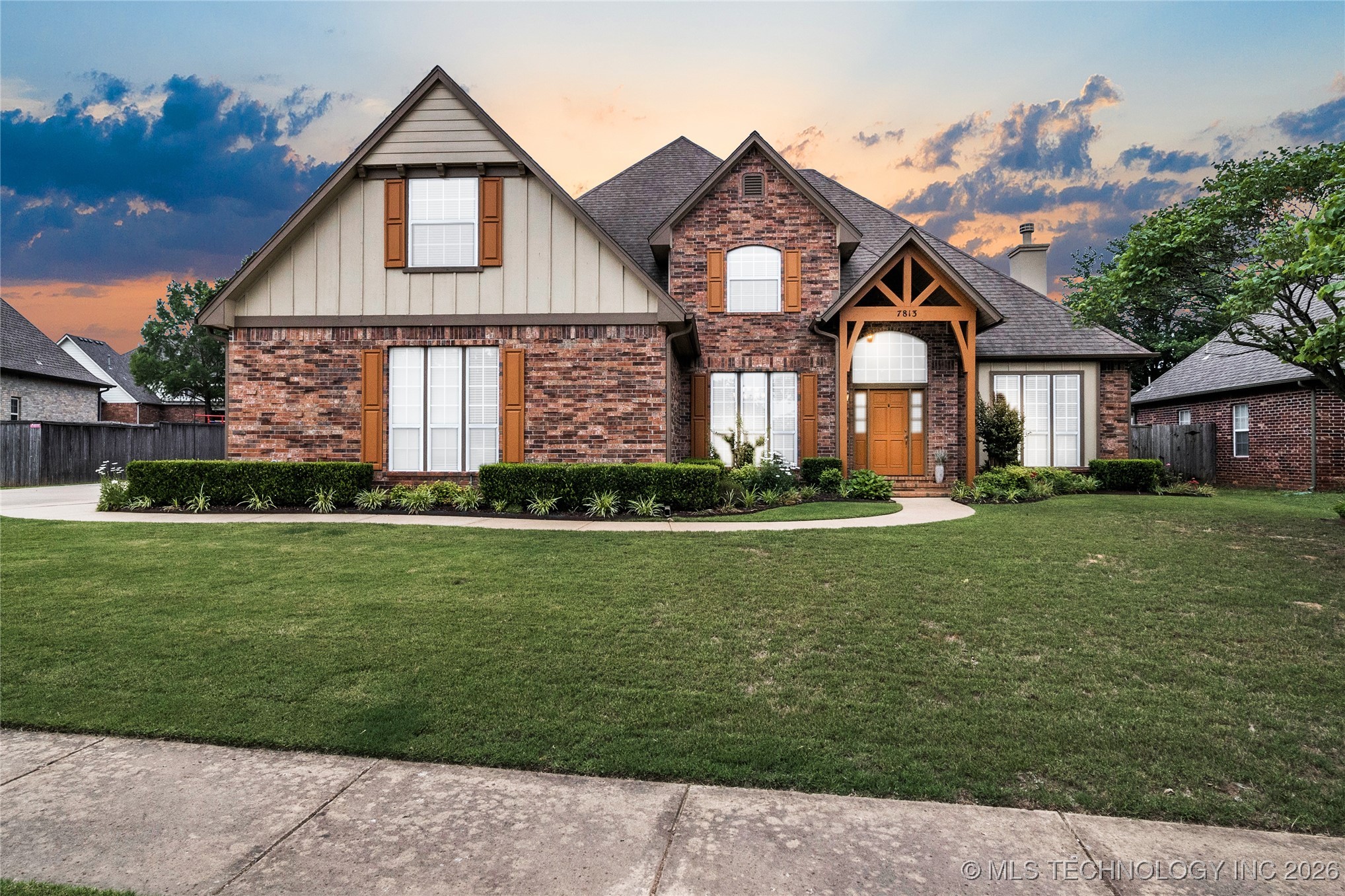 7813 E Commercial Street Property Photo 1