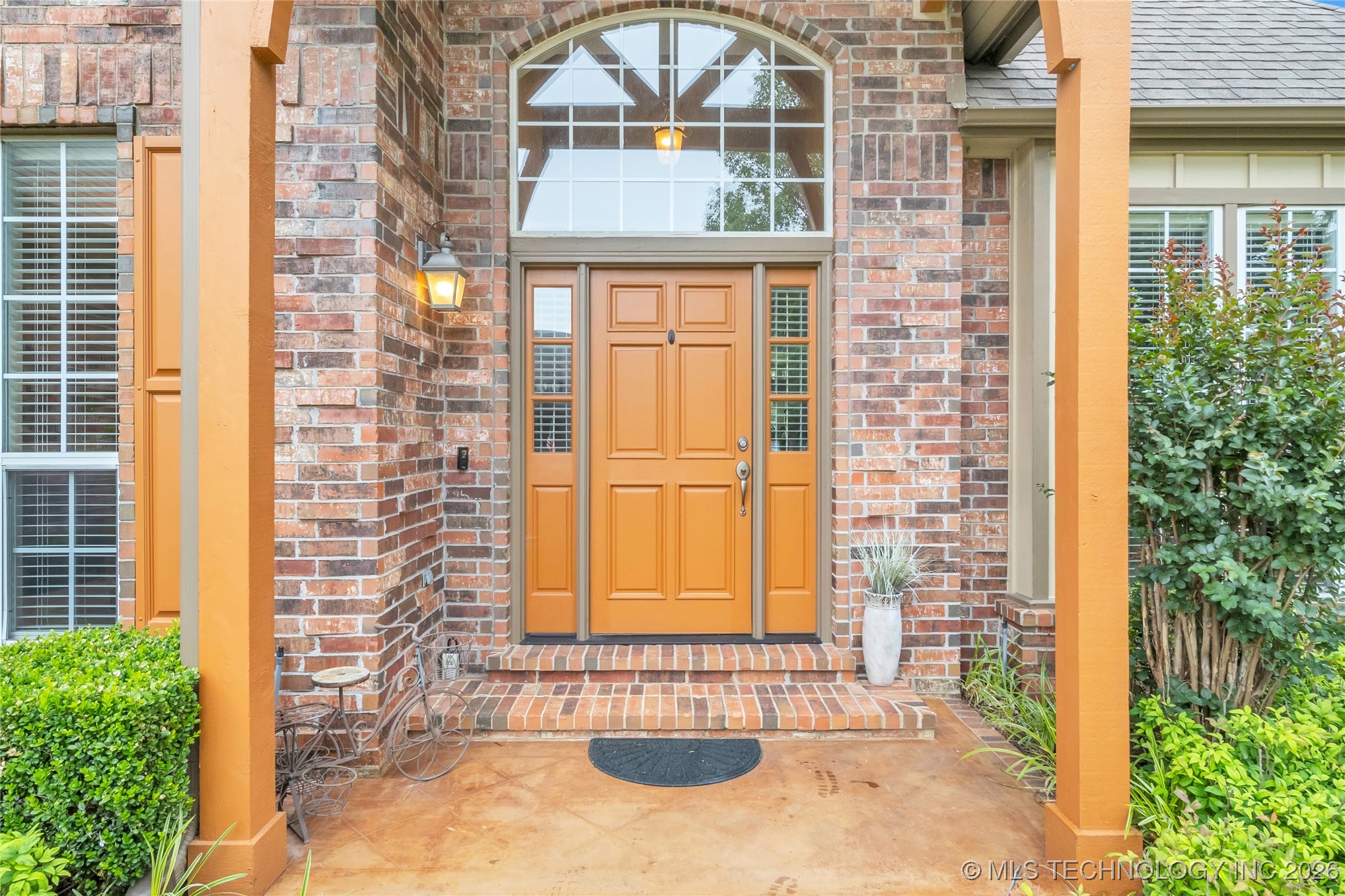 7813 E Commercial Street Property Photo 4