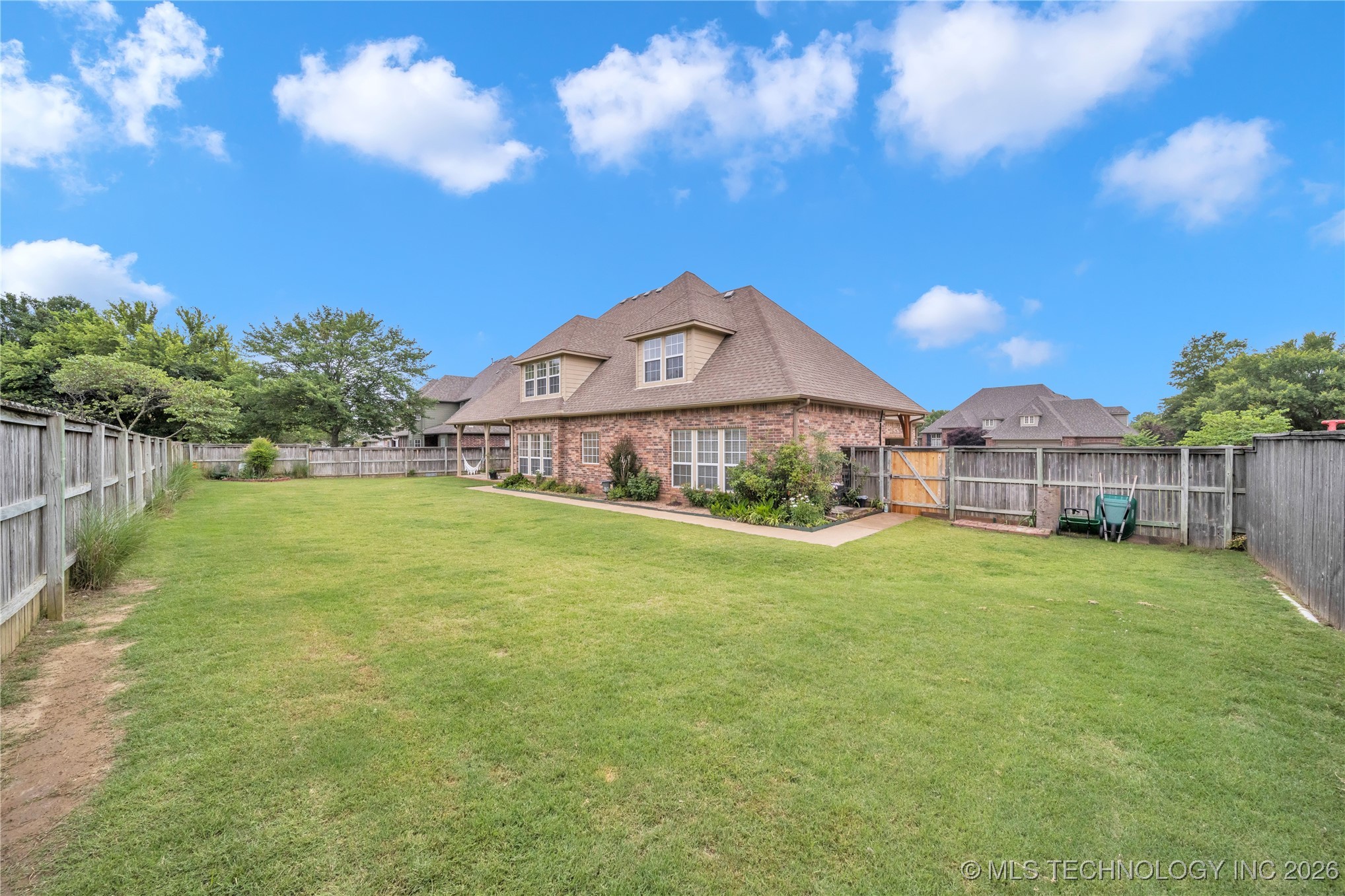 7813 E Commercial Street Property Photo 39