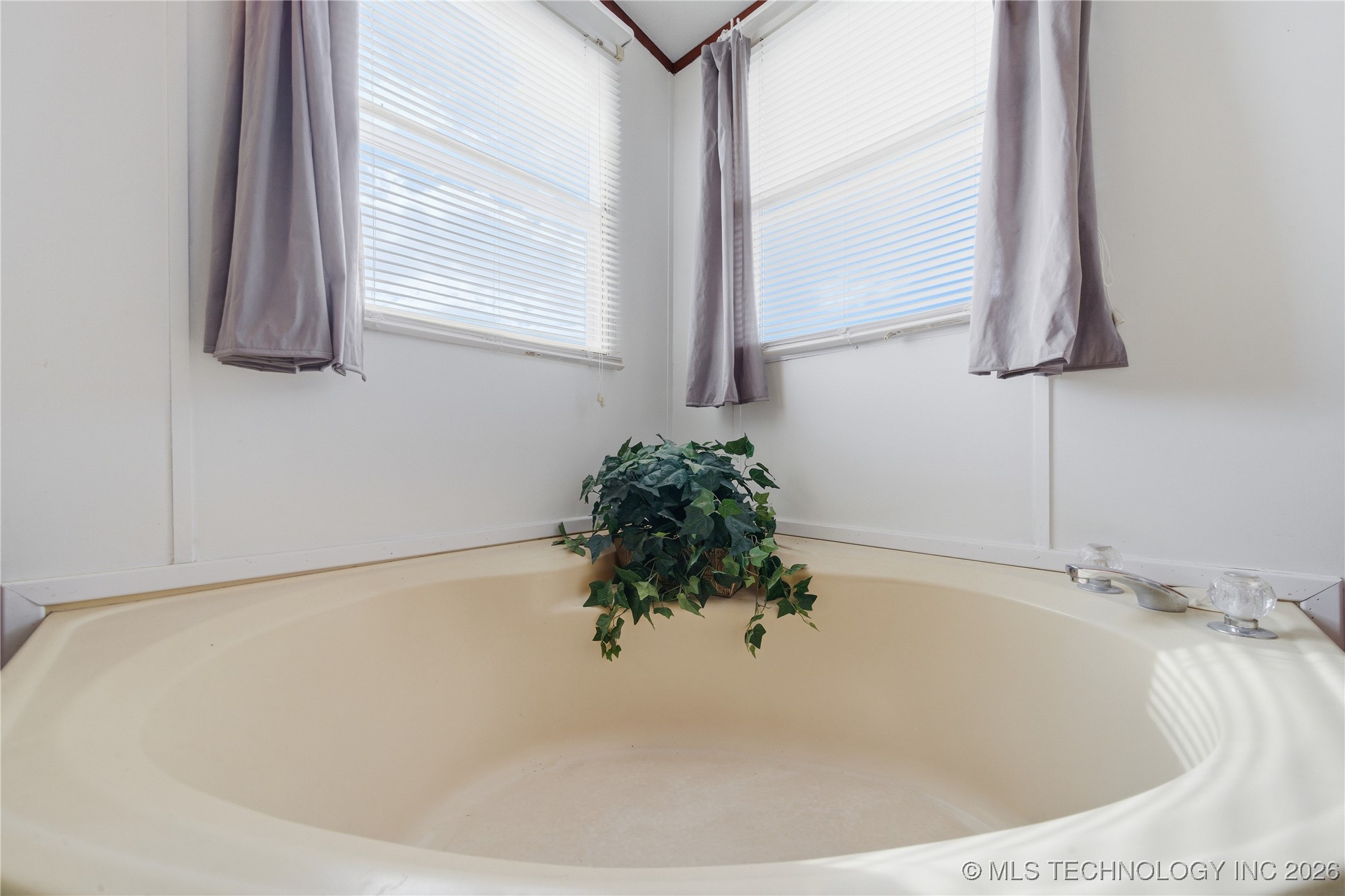 2900 S Hwy 169 Property Photo 10