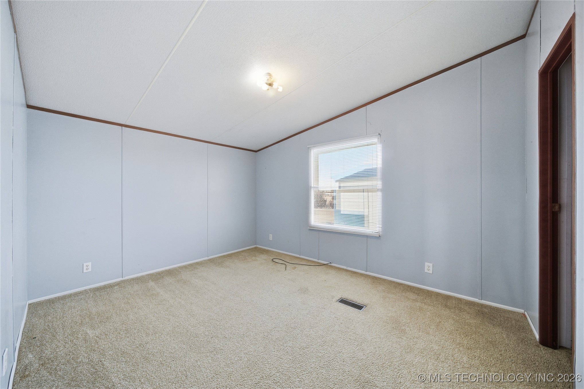 2900 S Hwy 169 Property Photo 11