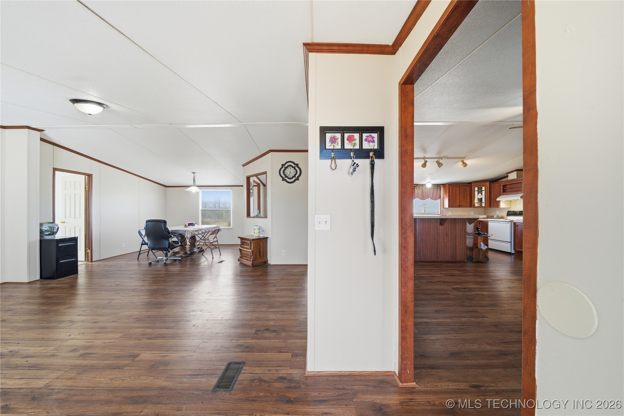 2900 S Hwy 169 Property Photo 13