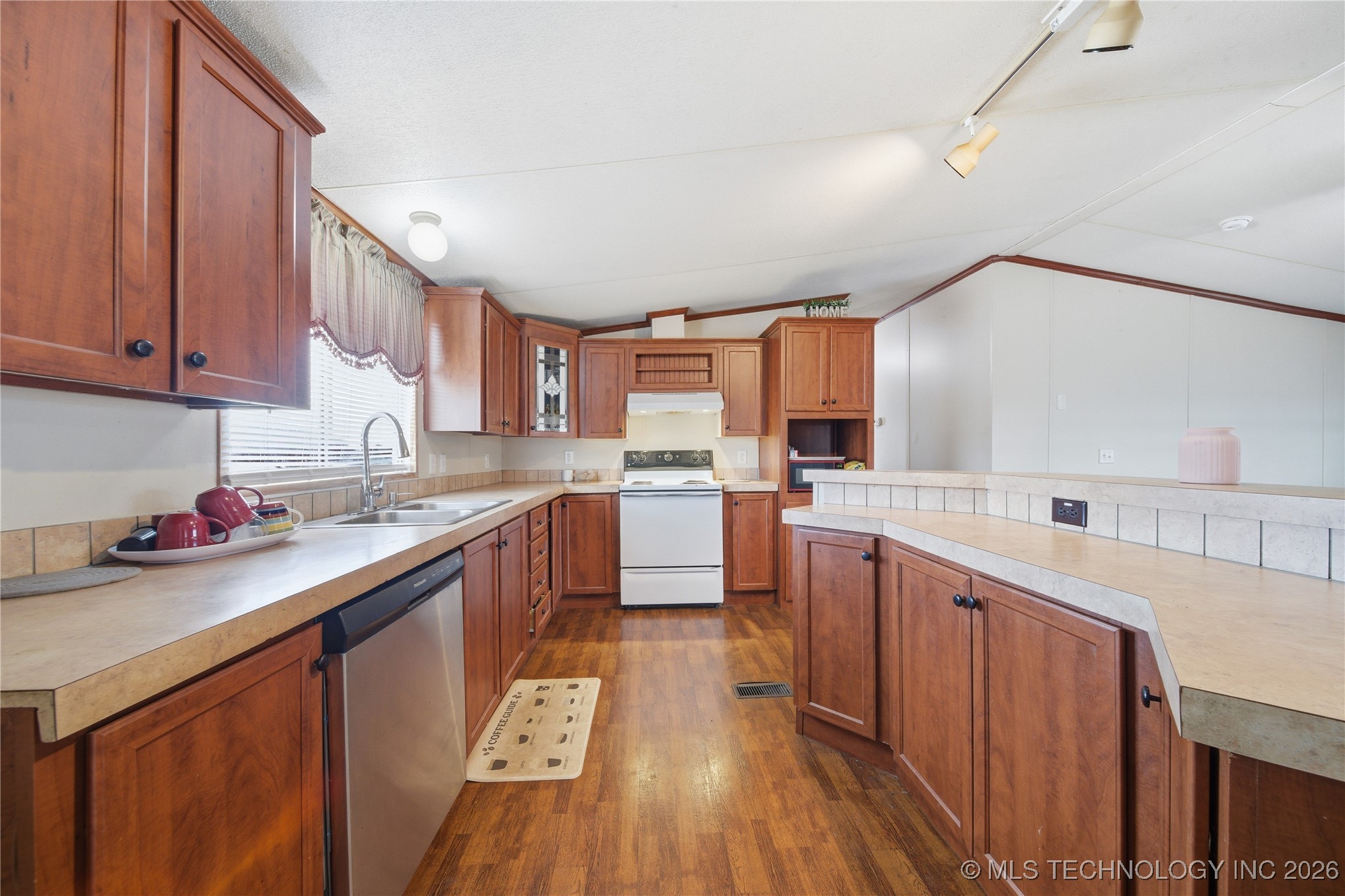 2900 S Hwy 169 Property Photo 24