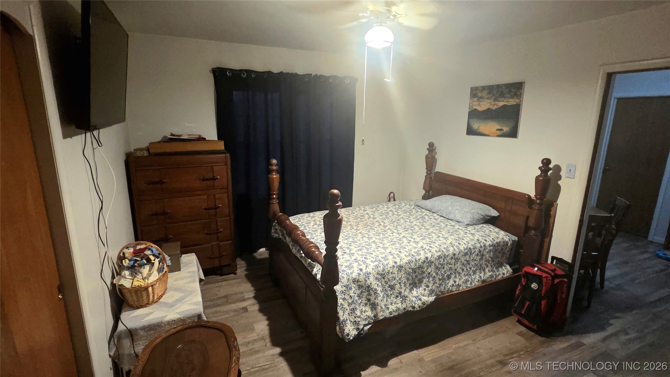 705 W 20th Property Photo 4