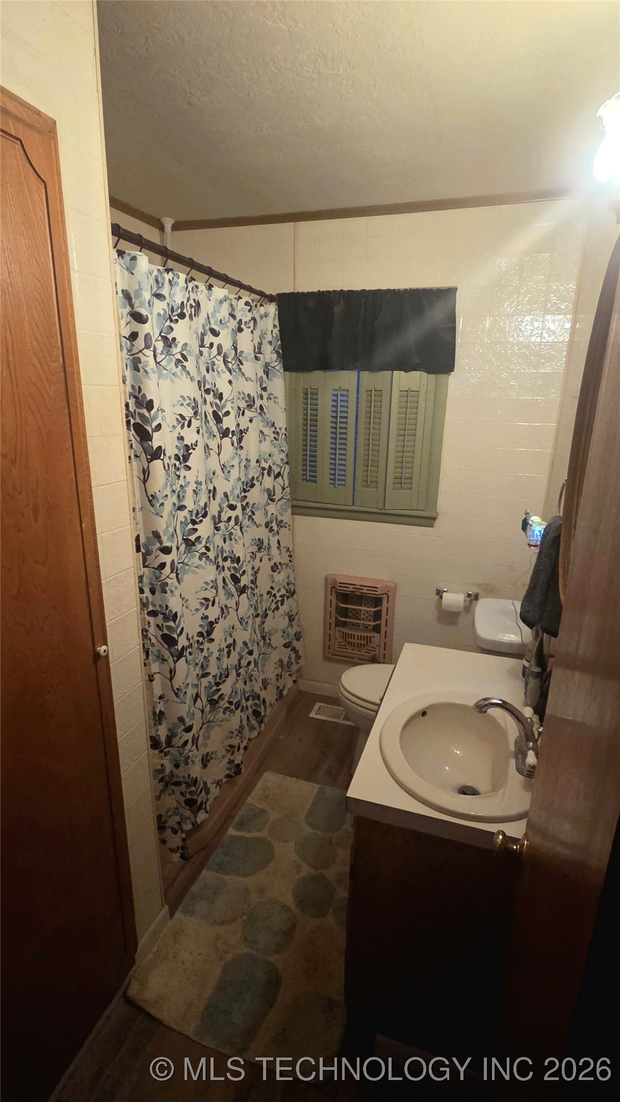 705 W 20th Property Photo 6