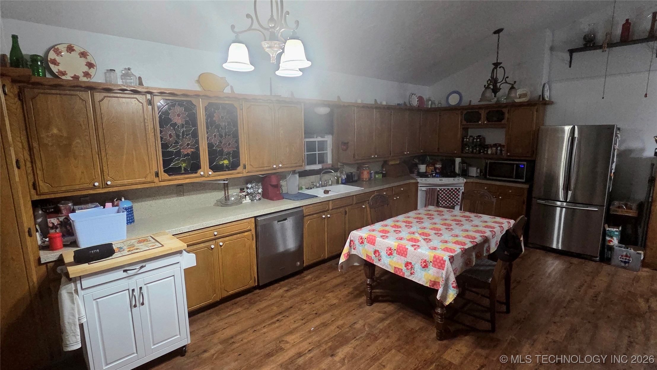 705 W 20th Property Photo 9