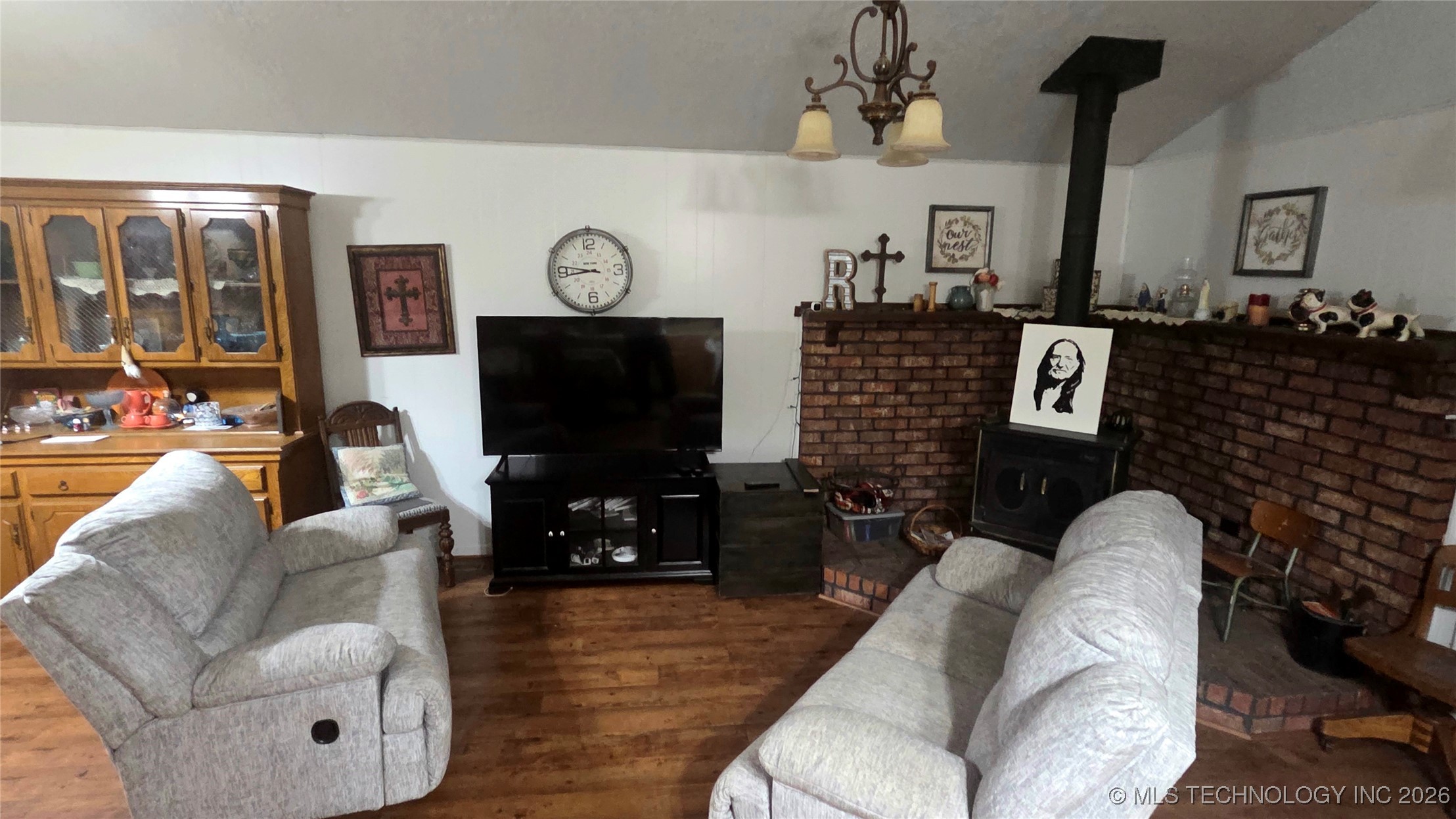 705 W 20th Property Photo 10