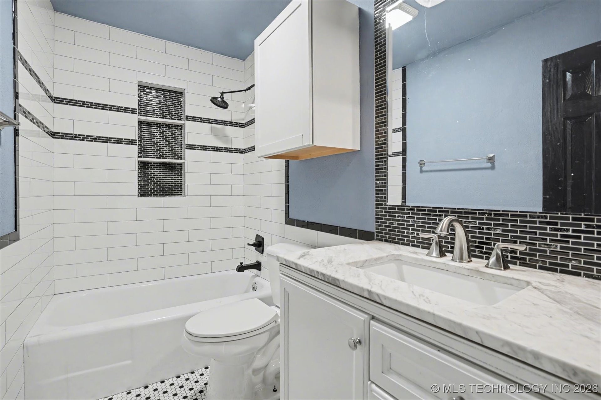 805 E Fort Worth Street Property Photo 6