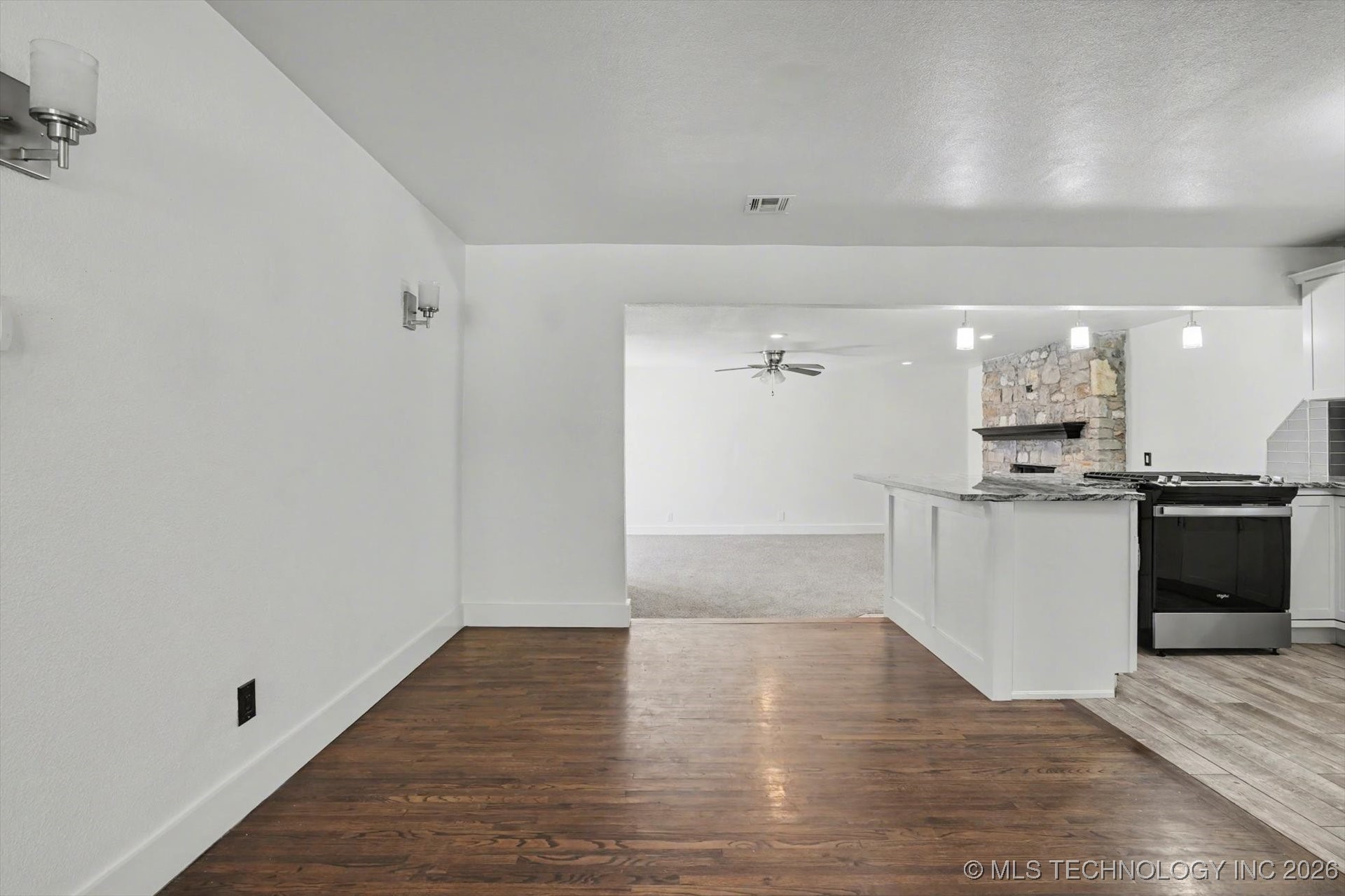 805 E Fort Worth Street Property Photo 9