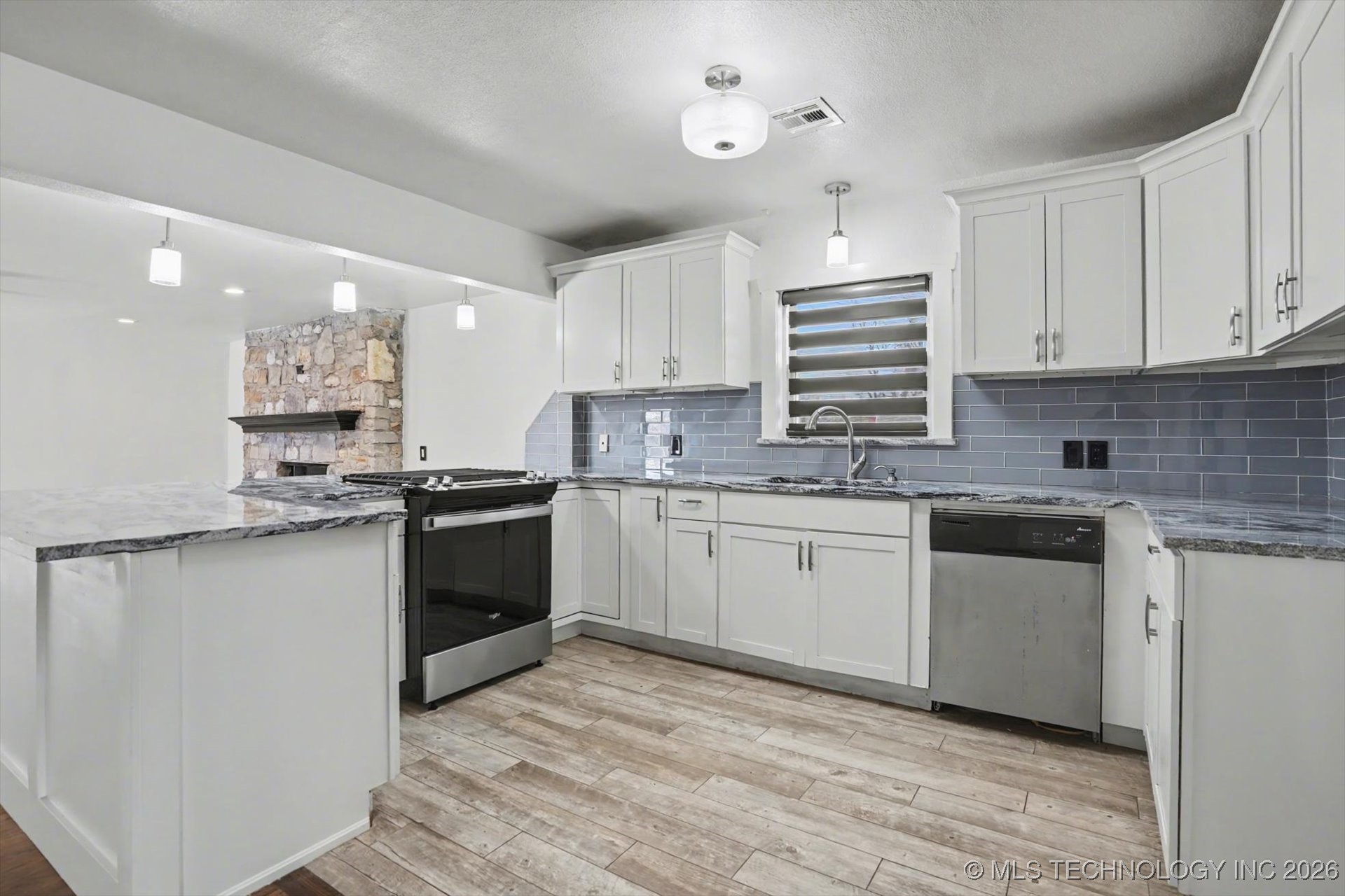 805 E Fort Worth Street Property Photo 10