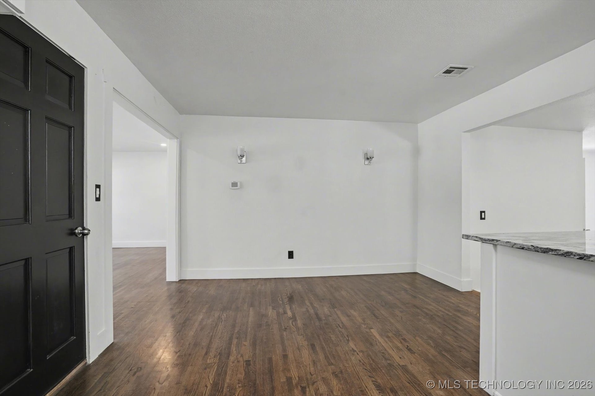 805 E Fort Worth Street Property Photo 13