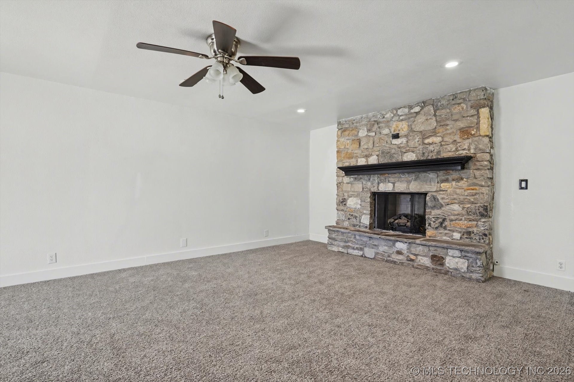 805 E Fort Worth Street Property Photo 15