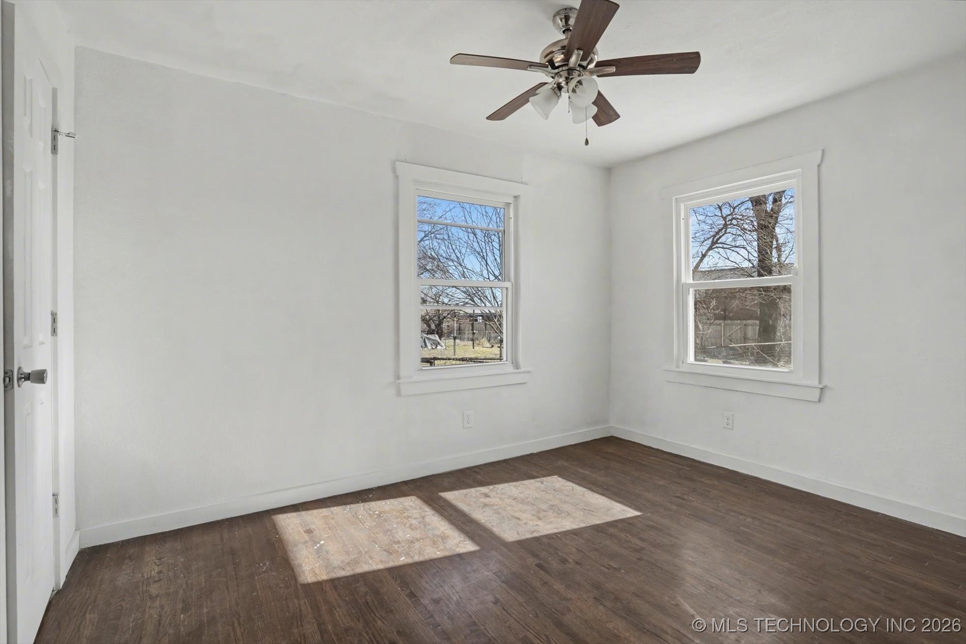 805 E Fort Worth Street Property Photo 20