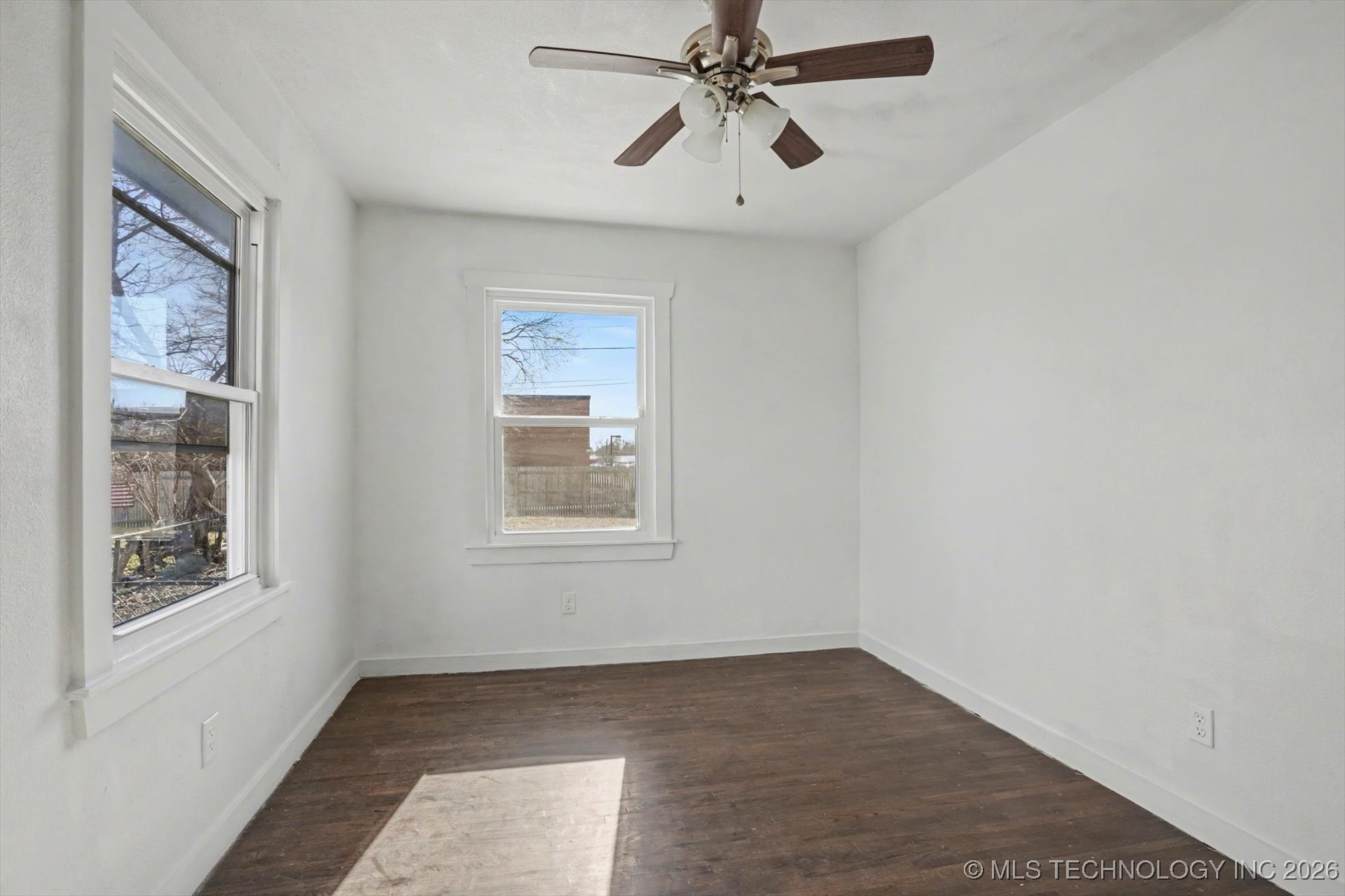 805 E Fort Worth Street Property Photo 21