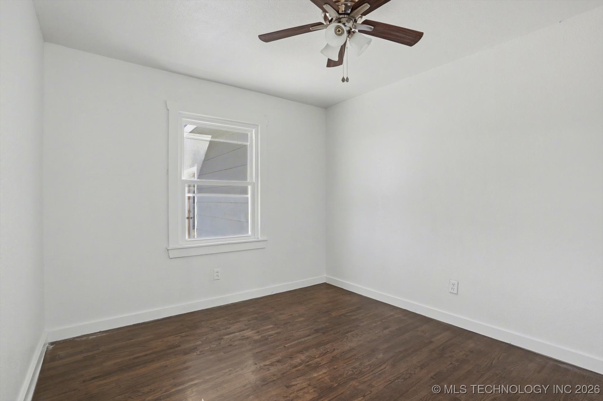 805 E Fort Worth Street Property Photo 22