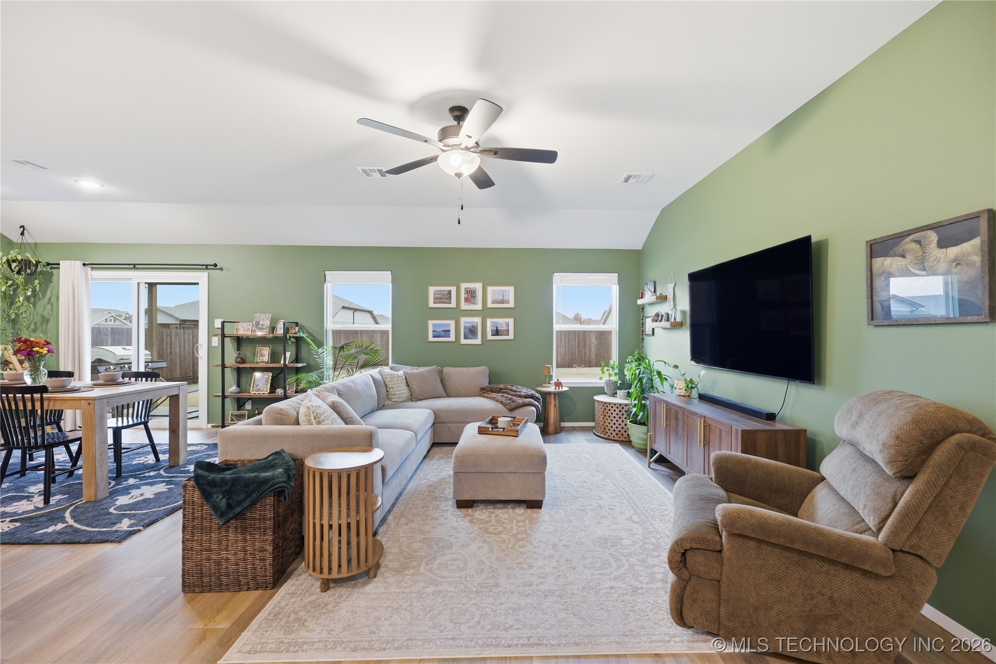 1665 E 138th Place Property Photo 4