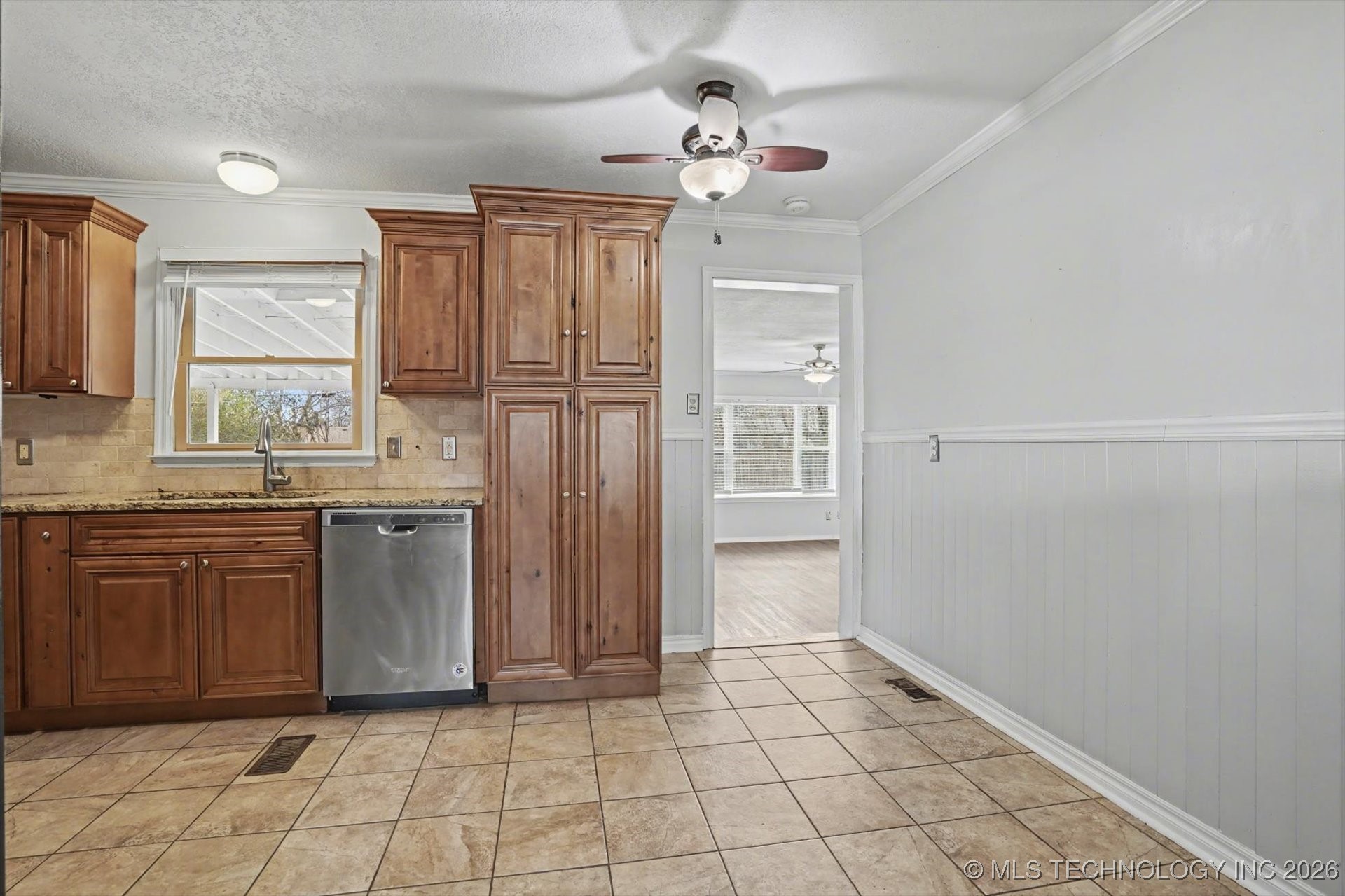 4124 E 35th Street Property Photo 6