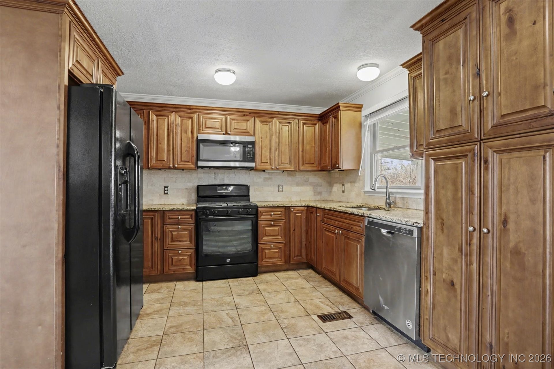 4124 E 35th Street Property Photo 7