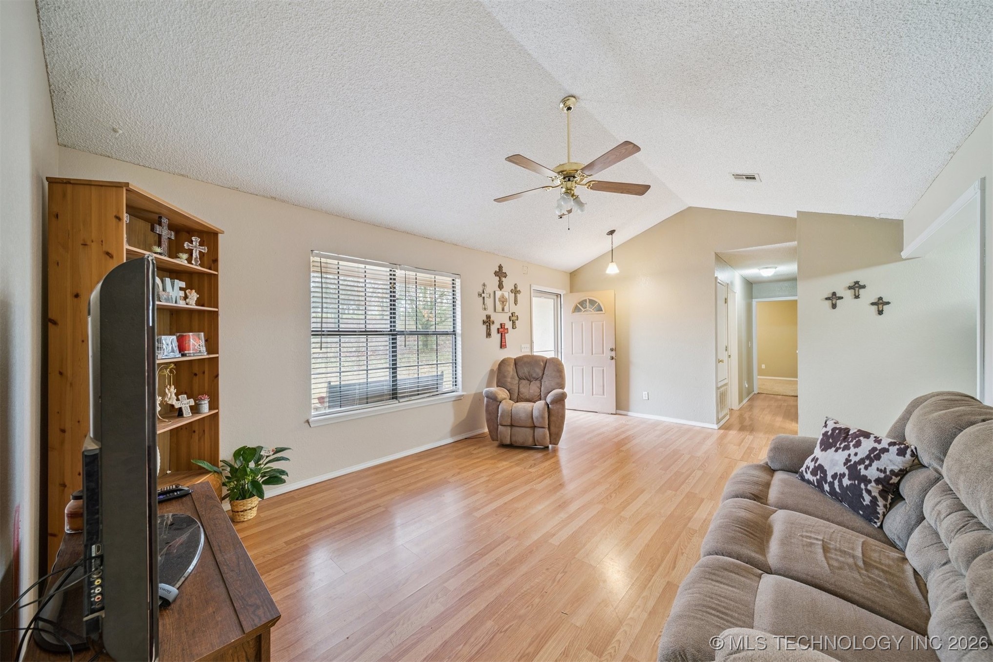 102 Taz Avenue Property Photo 8