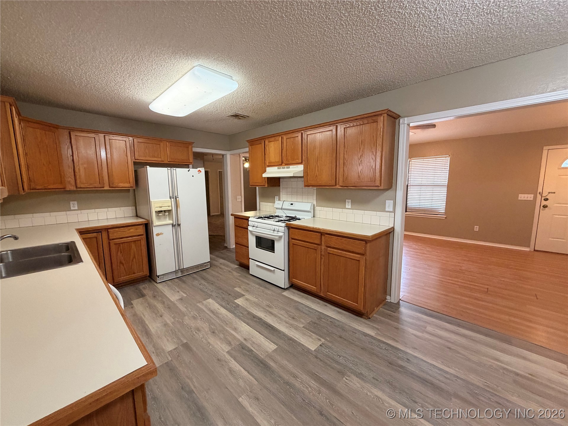 102 Taz Avenue Property Photo 35