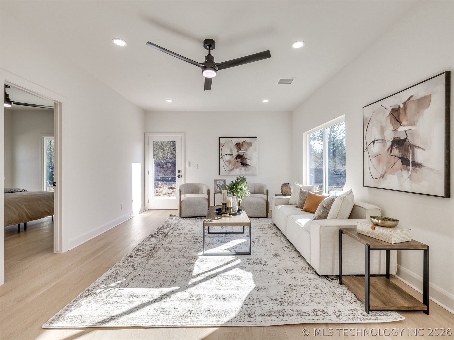 209 N Leahy Street Property Photo 7