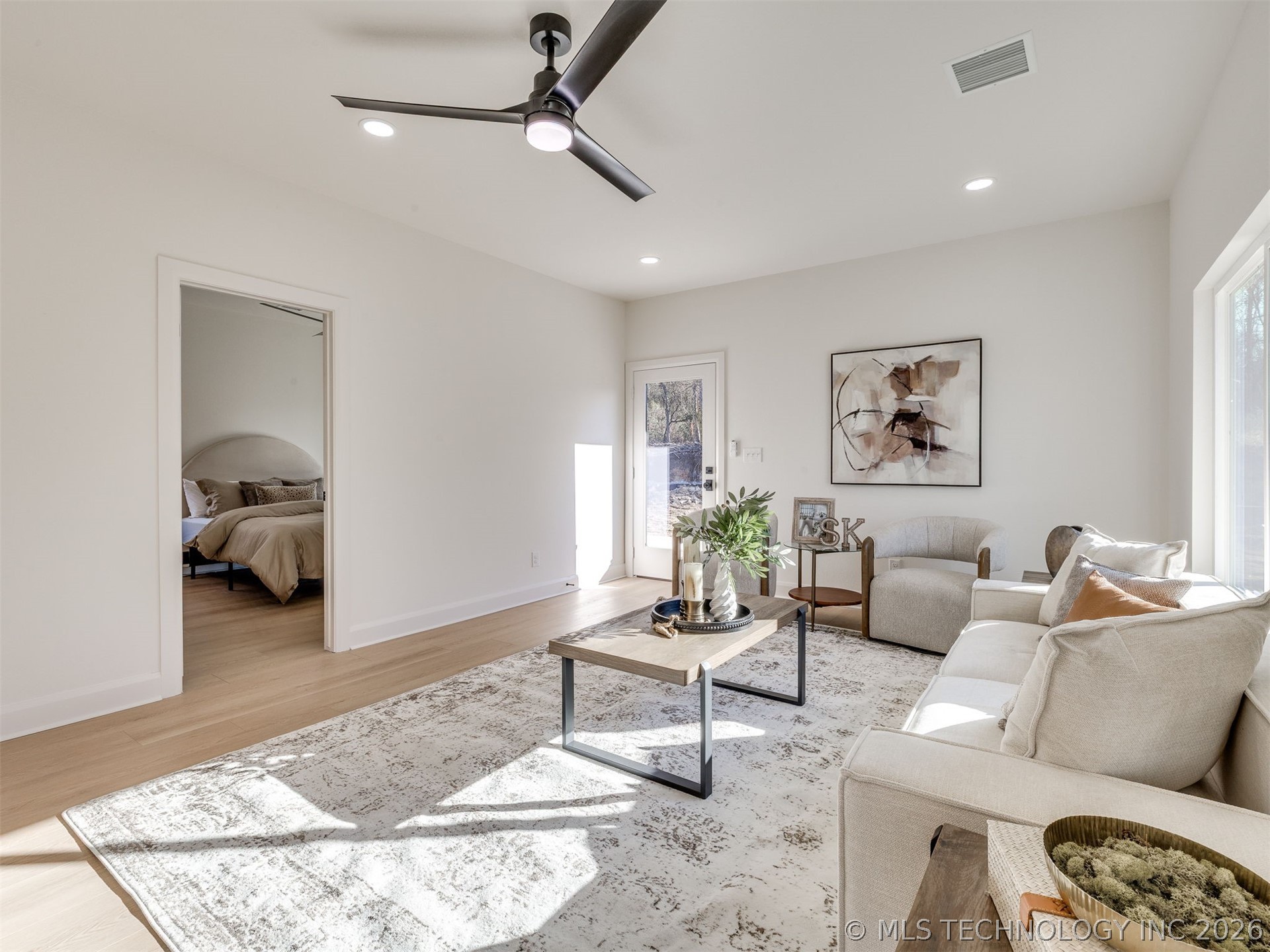 209 N Leahy Street Property Photo 11