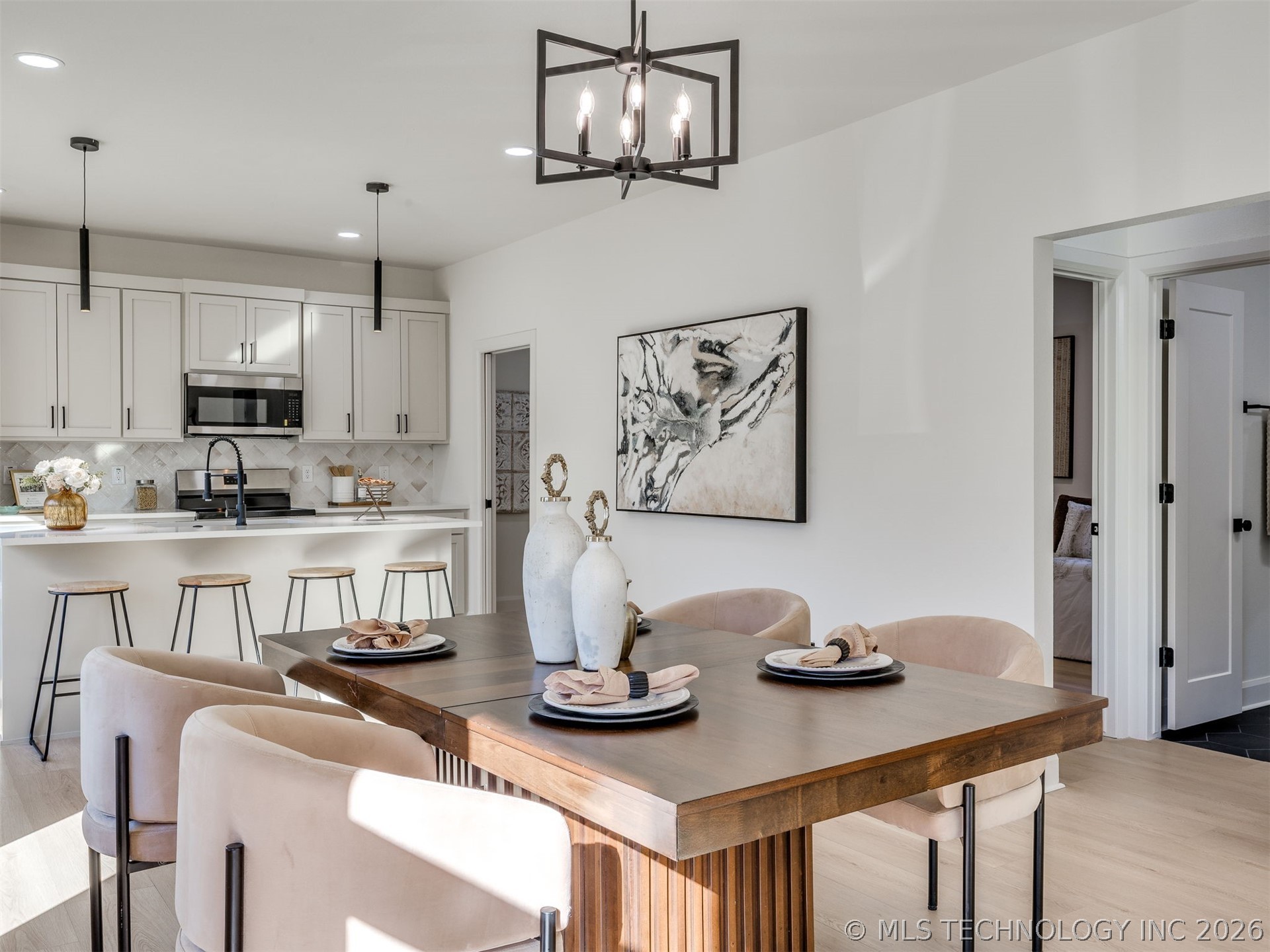 209 N Leahy Street Property Photo 15