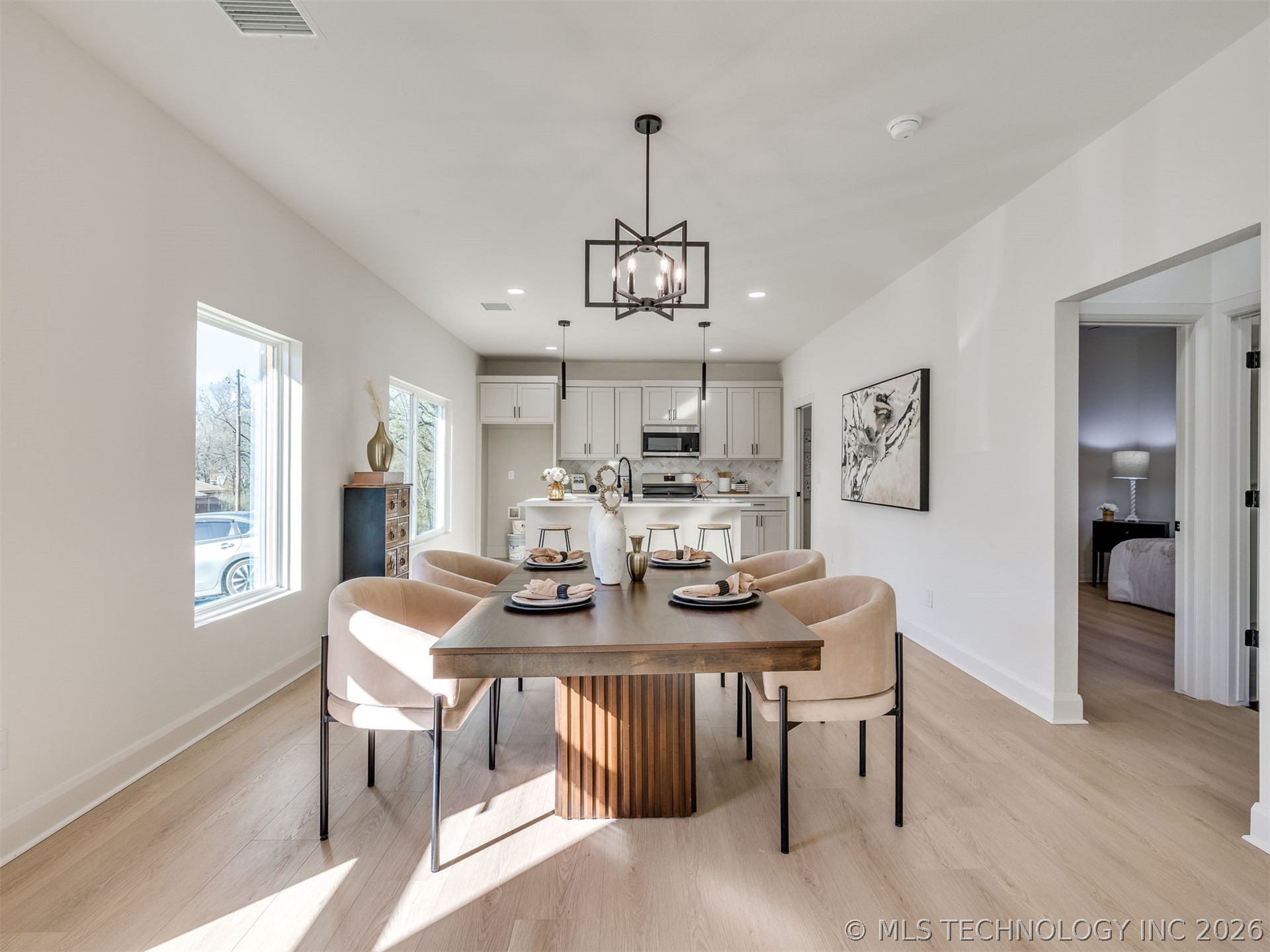 209 N Leahy Street Property Photo 16