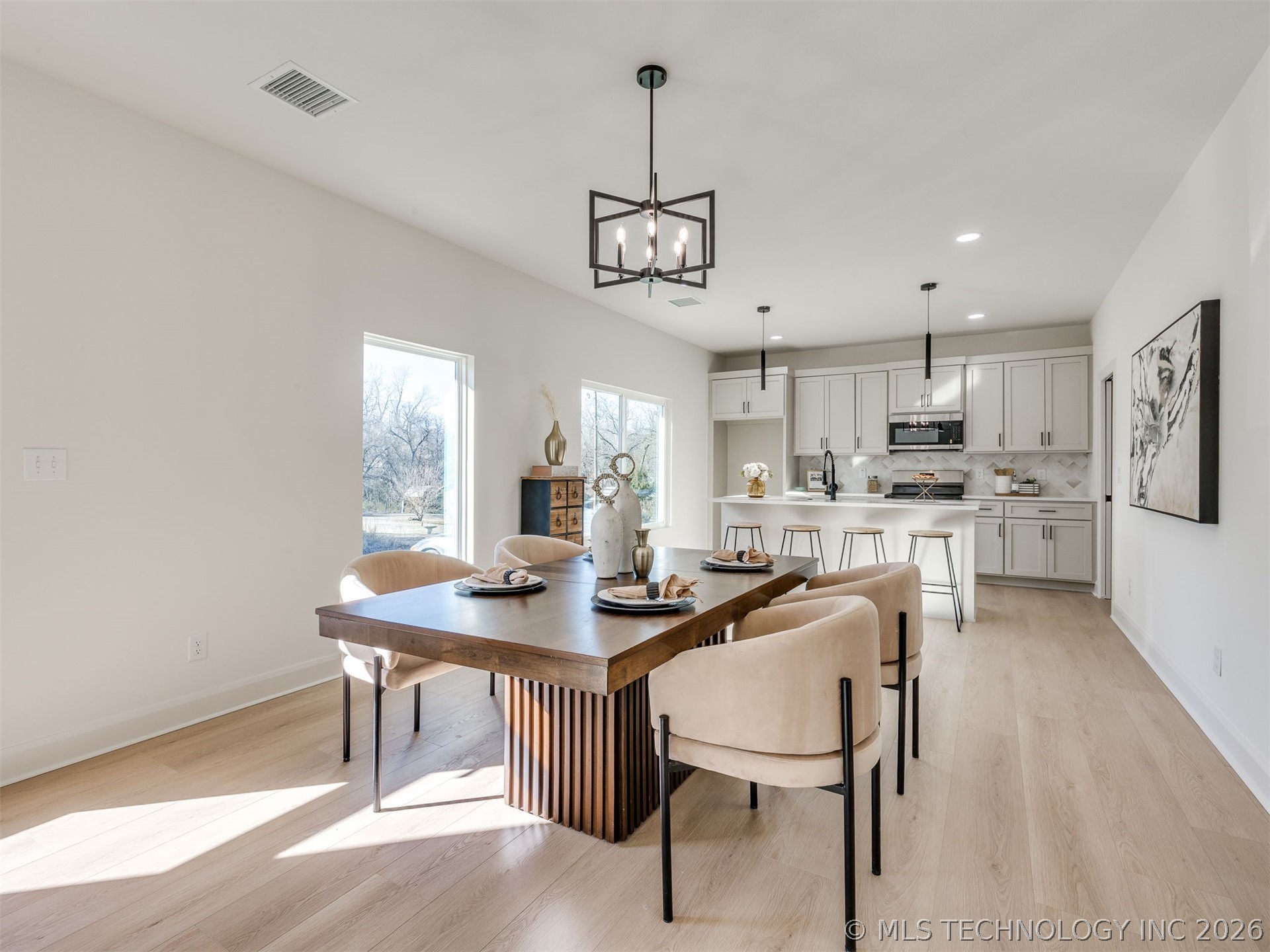 209 N Leahy Street Property Photo 18